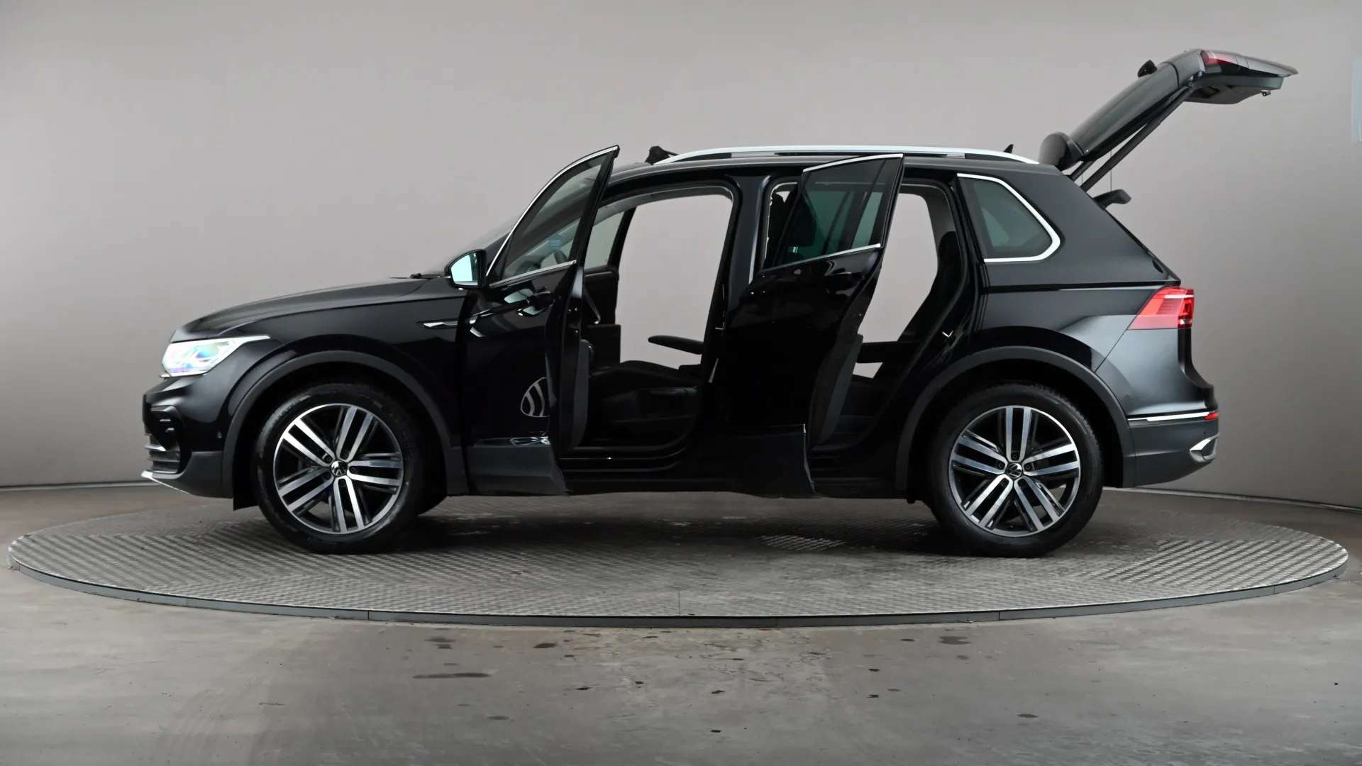 2021 VOLKSWAGEN TIGUAN 2021 VOLKSWAGEN TIGUAN