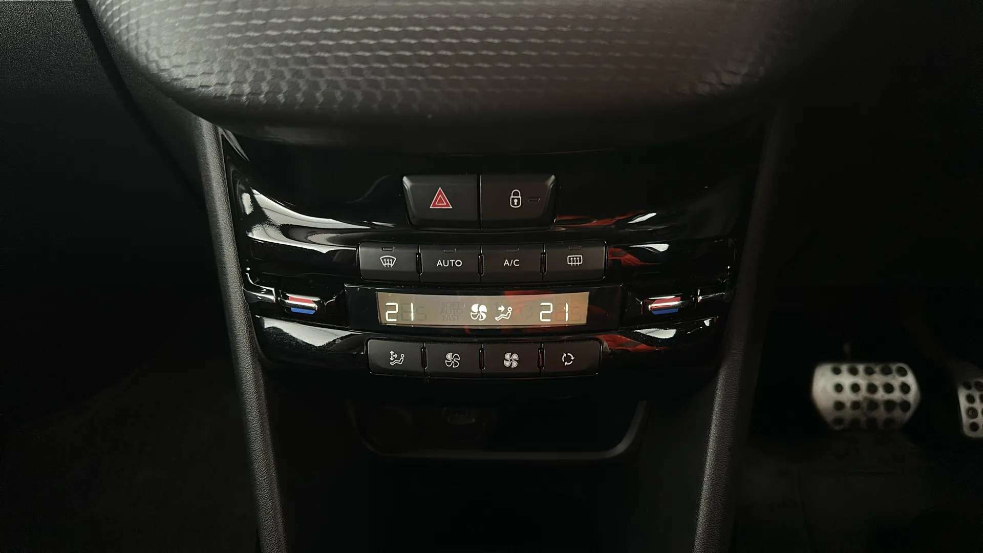 2019 PEUGEOT 2008 2019 PEUGEOT 2008