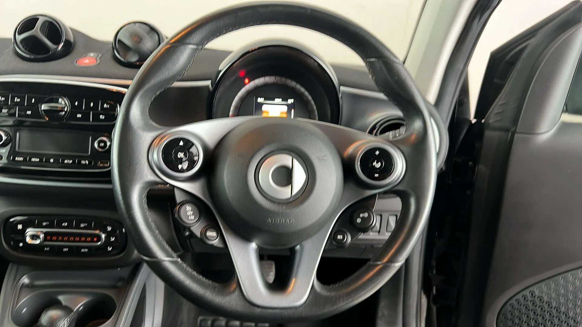 2017 SMART FORTWO COUPE 2017 SMART FORTWO COUPE