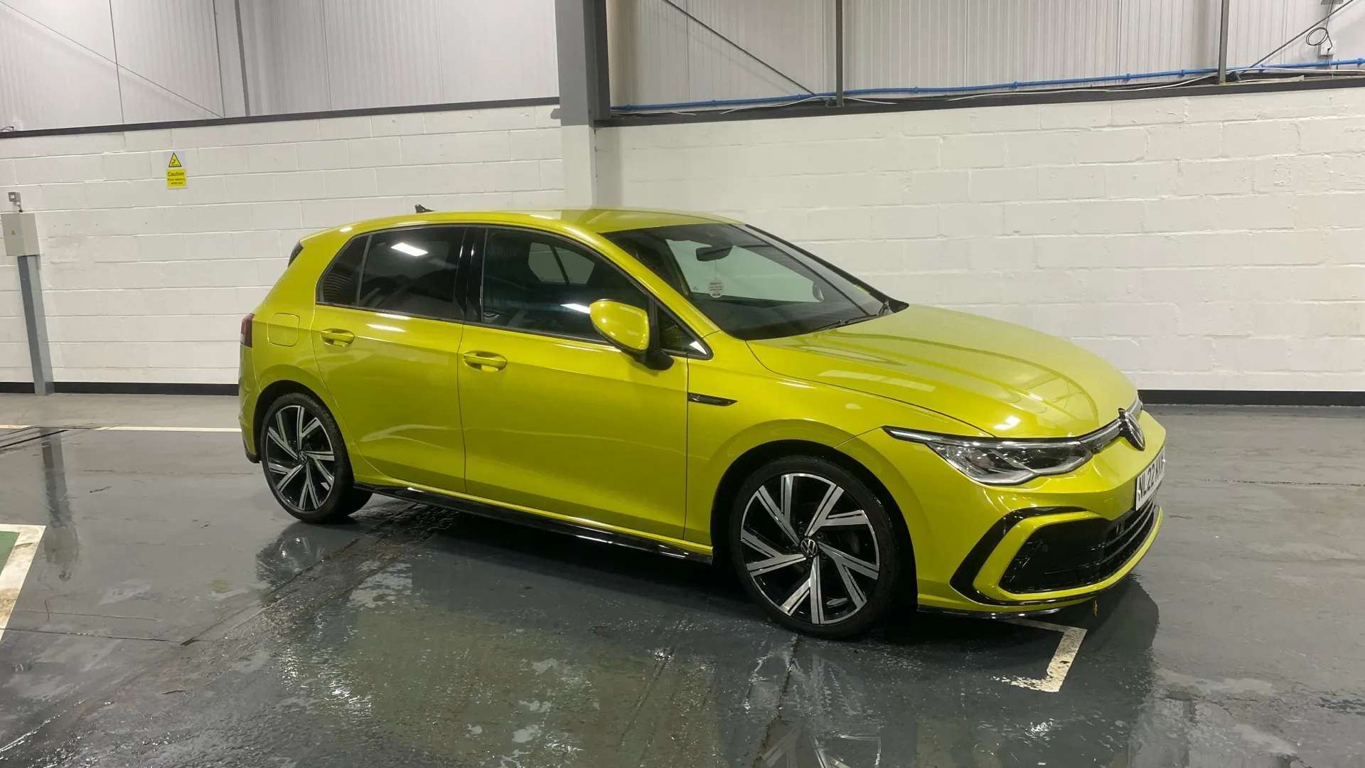 A 2022 VOLKSWAGEN GOLF 1.5 eTSI 150 R-Line DSG A 2022 VOLKSWAGEN GOLF 1.5 eTSI 150 R-Line DSG