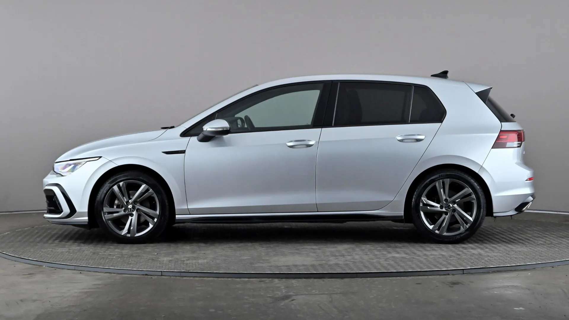 A 2020 VOLKSWAGEN GOLF 1.5 eTSI 150 R-Line DSG A 2020 VOLKSWAGEN GOLF 1.5 eTSI 150 R-Line DSG