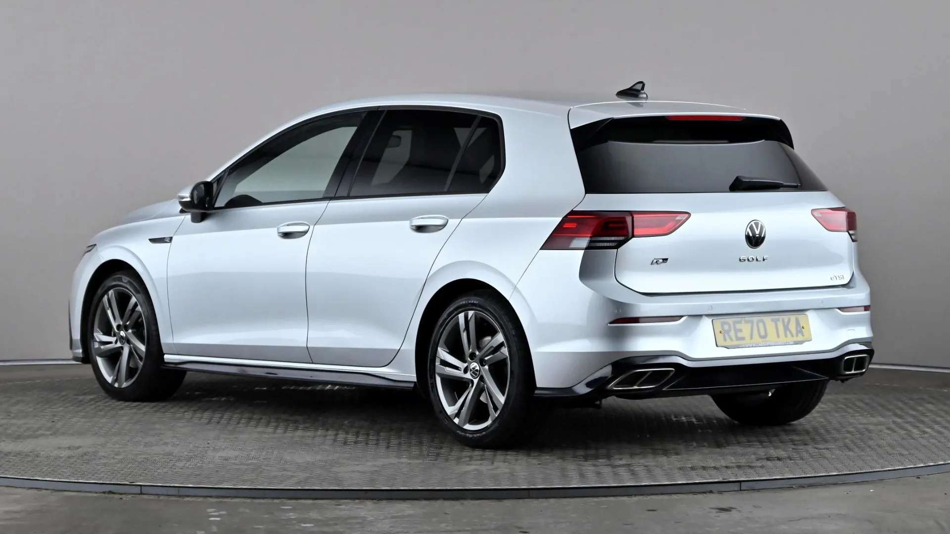 A 2020 VOLKSWAGEN GOLF 1.5 eTSI 150 R-Line DSG A 2020 VOLKSWAGEN GOLF 1.5 eTSI 150 R-Line DSG