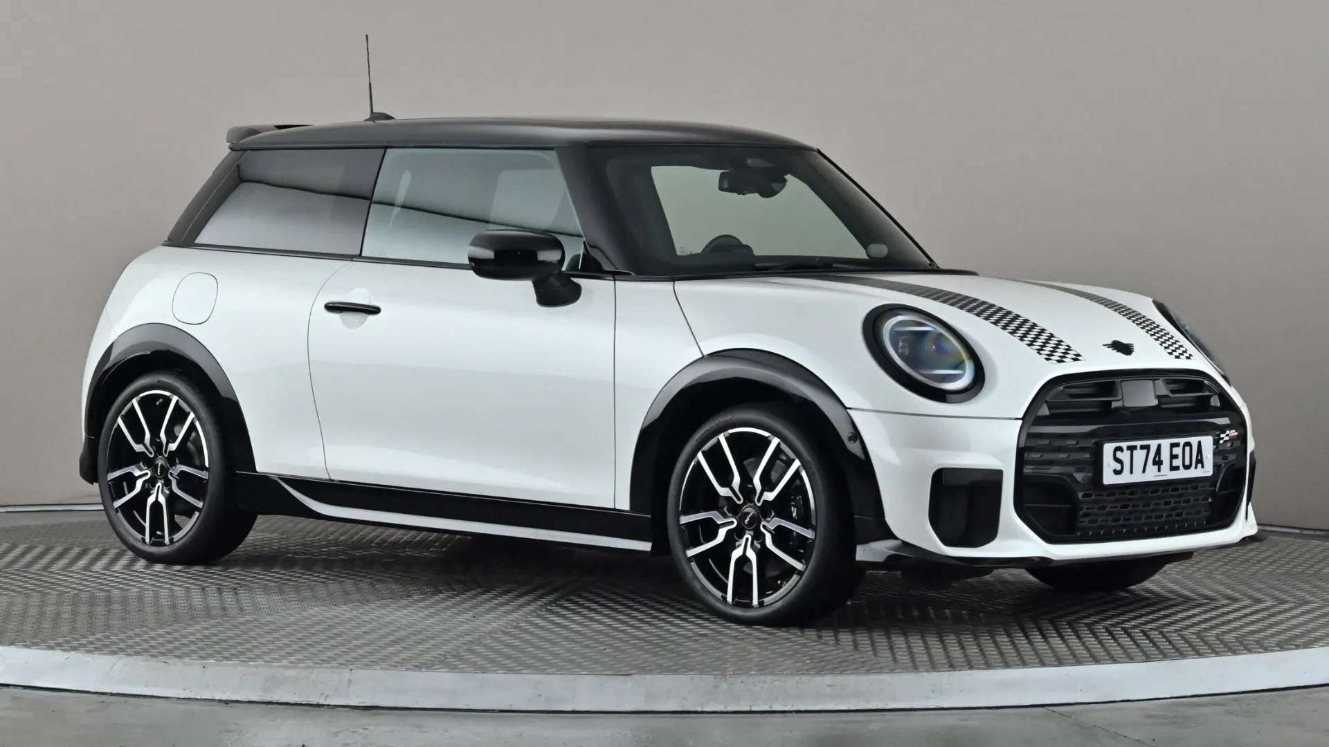 A 2024 MINI COOPER 2.0 S Sport Auto A 2024 MINI COOPER 2.0 S Sport Auto
