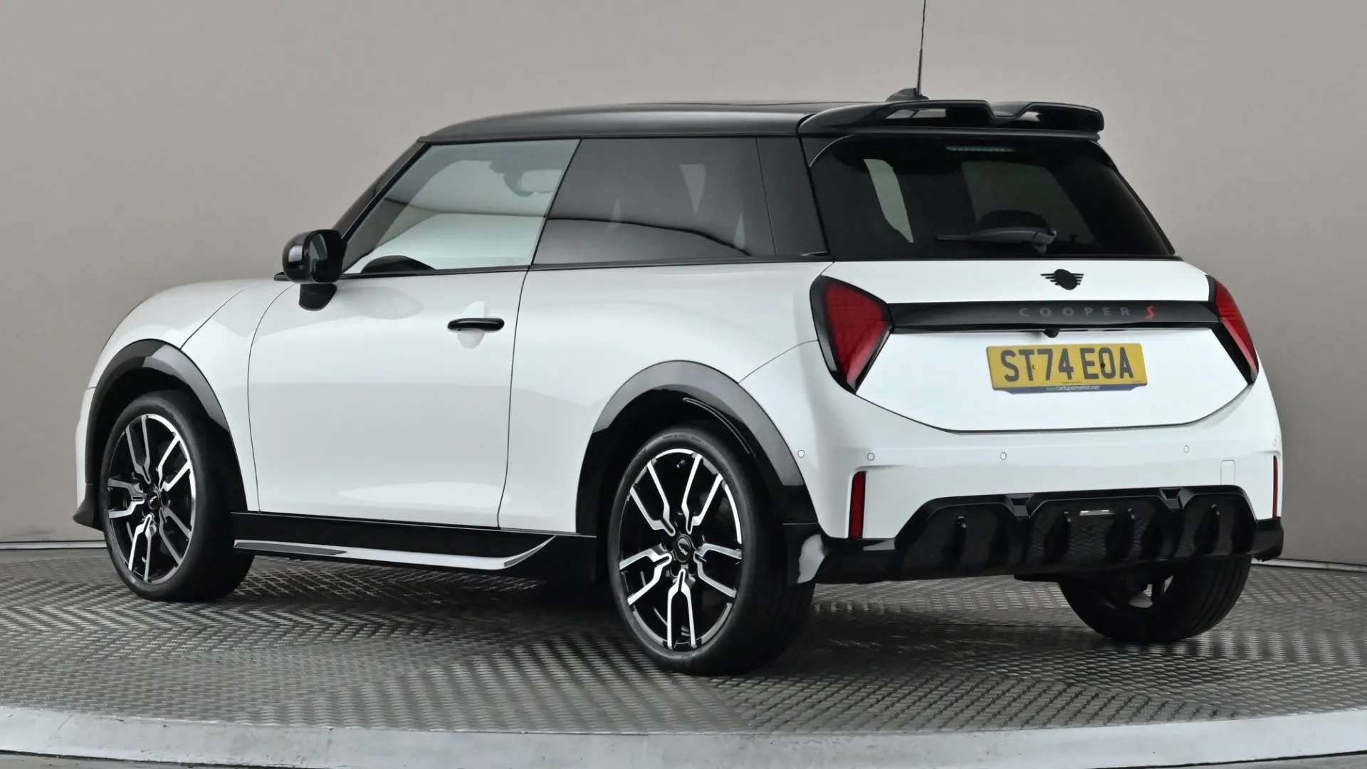 A 2024 MINI COOPER 2.0 S Sport Auto A 2024 MINI COOPER 2.0 S Sport Auto