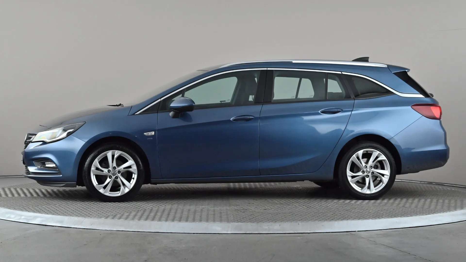 A 2016 VAUXHALL ASTRA 1.4T 16V 150 SRi Nav Auto A 2016 VAUXHALL ASTRA 1.4T 16V 150 SRi Nav Auto