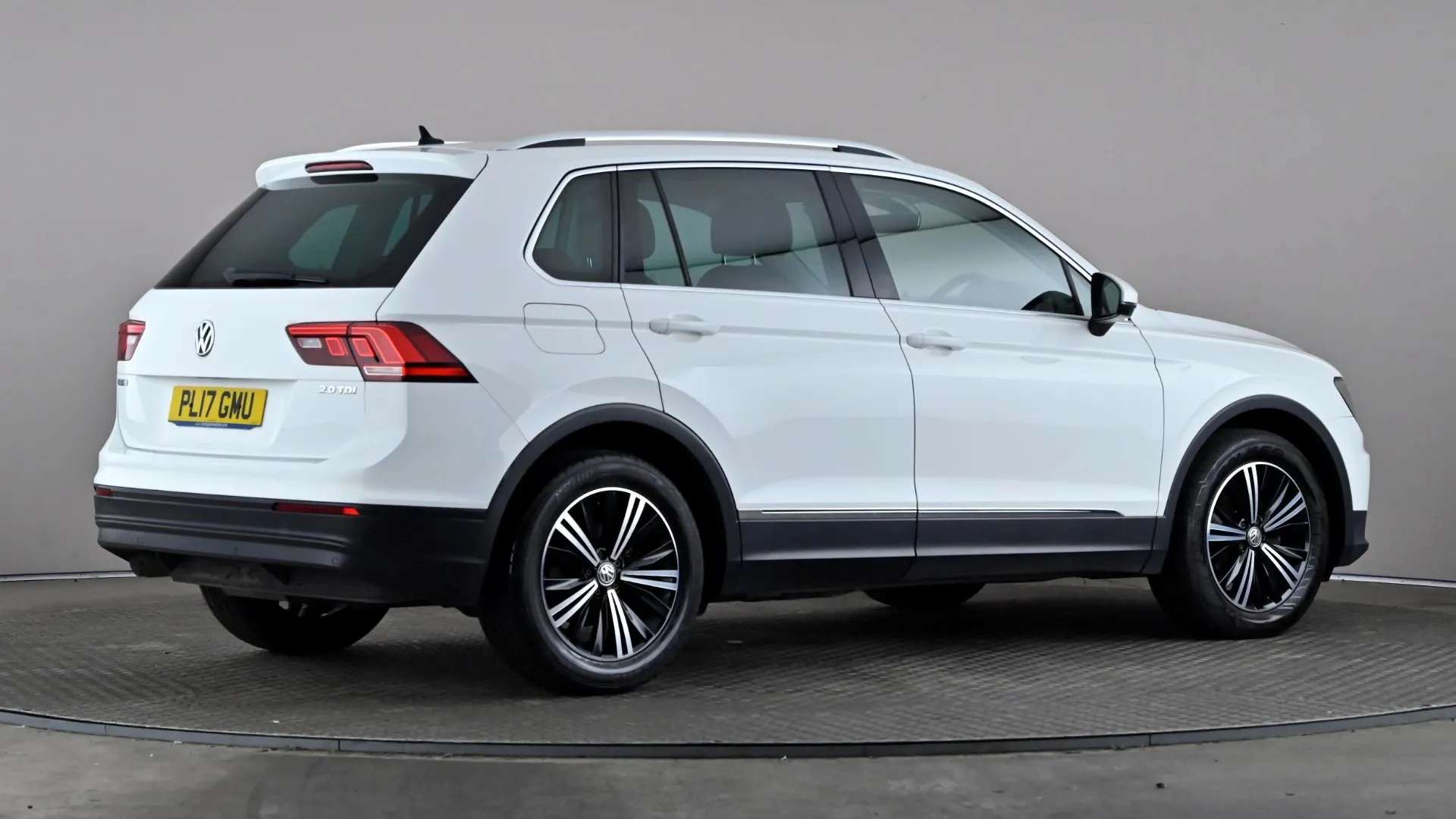 2017 VOLKSWAGEN TIGUAN 2017 VOLKSWAGEN TIGUAN