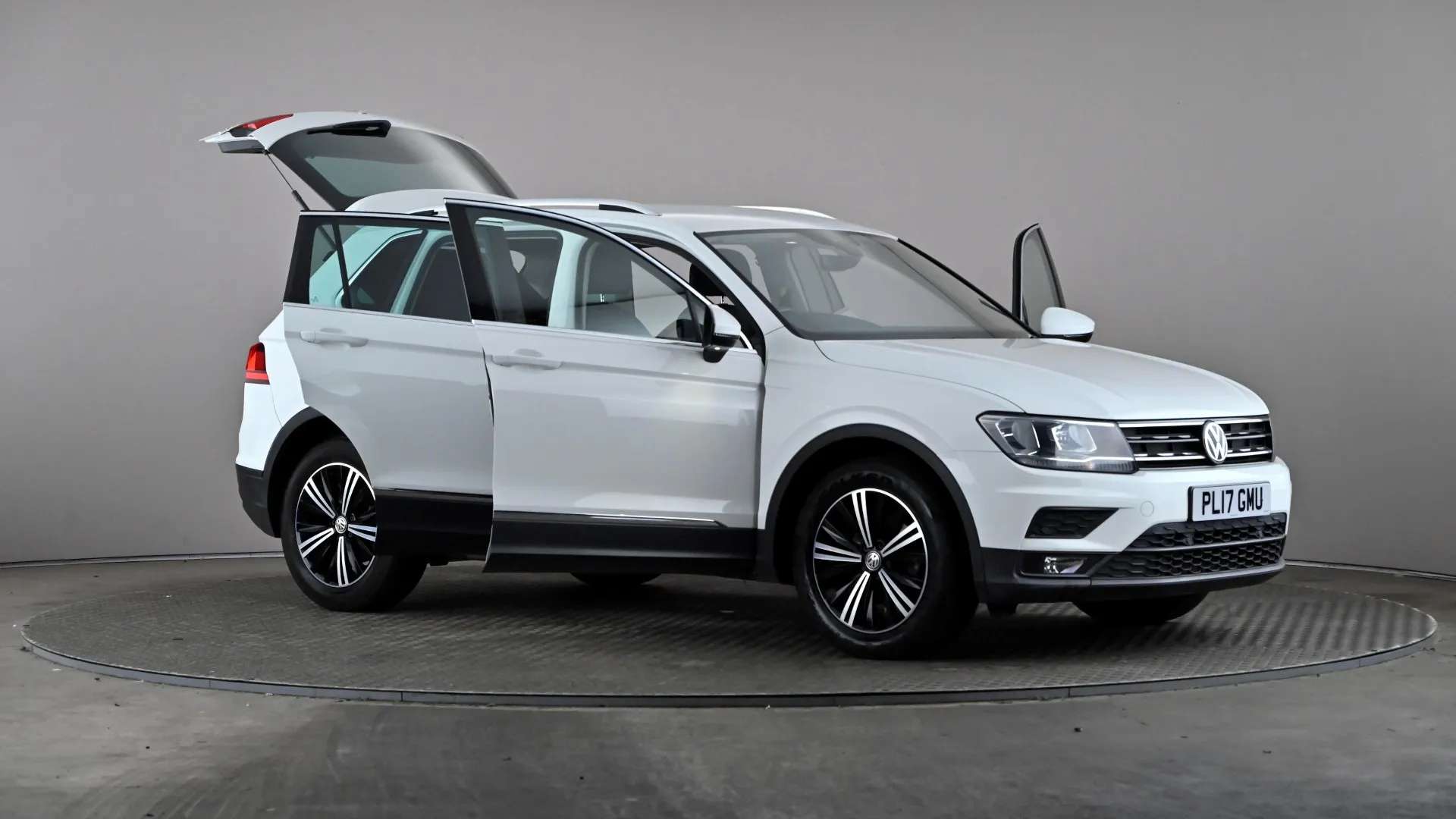 2017 VOLKSWAGEN TIGUAN 2017 VOLKSWAGEN TIGUAN
