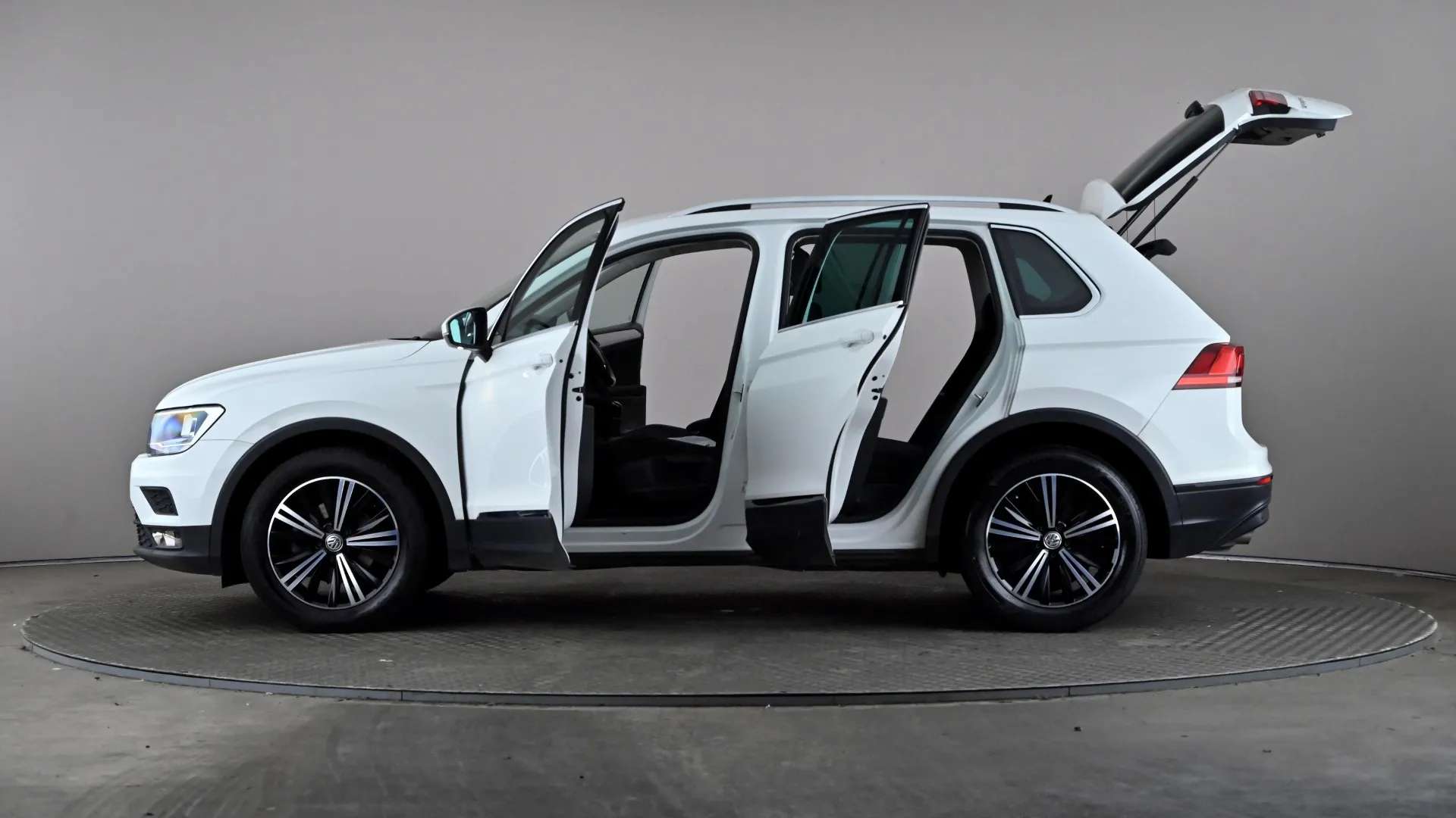 2017 VOLKSWAGEN TIGUAN 2017 VOLKSWAGEN TIGUAN