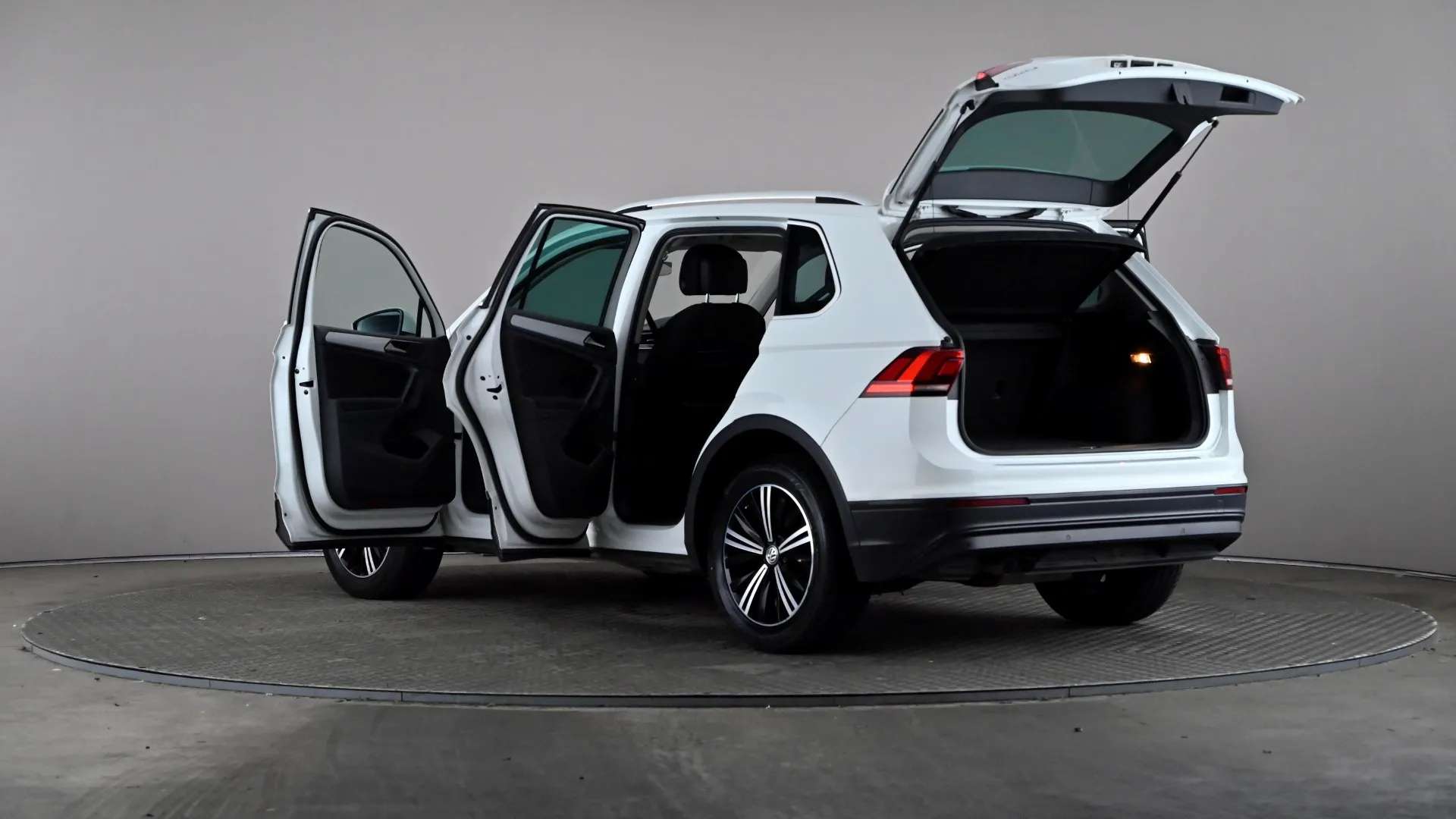 2017 VOLKSWAGEN TIGUAN 2017 VOLKSWAGEN TIGUAN
