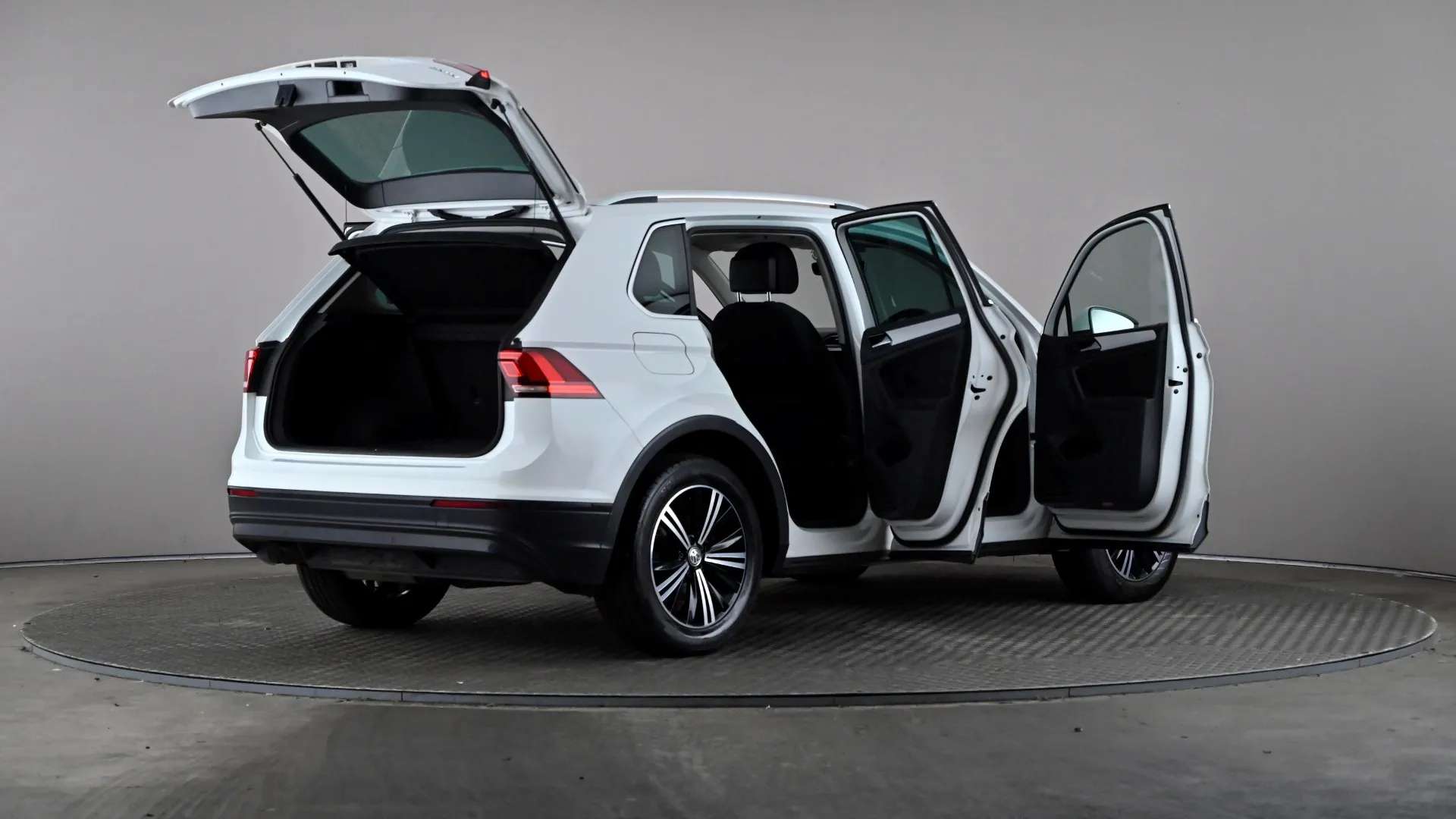 2017 VOLKSWAGEN TIGUAN 2017 VOLKSWAGEN TIGUAN