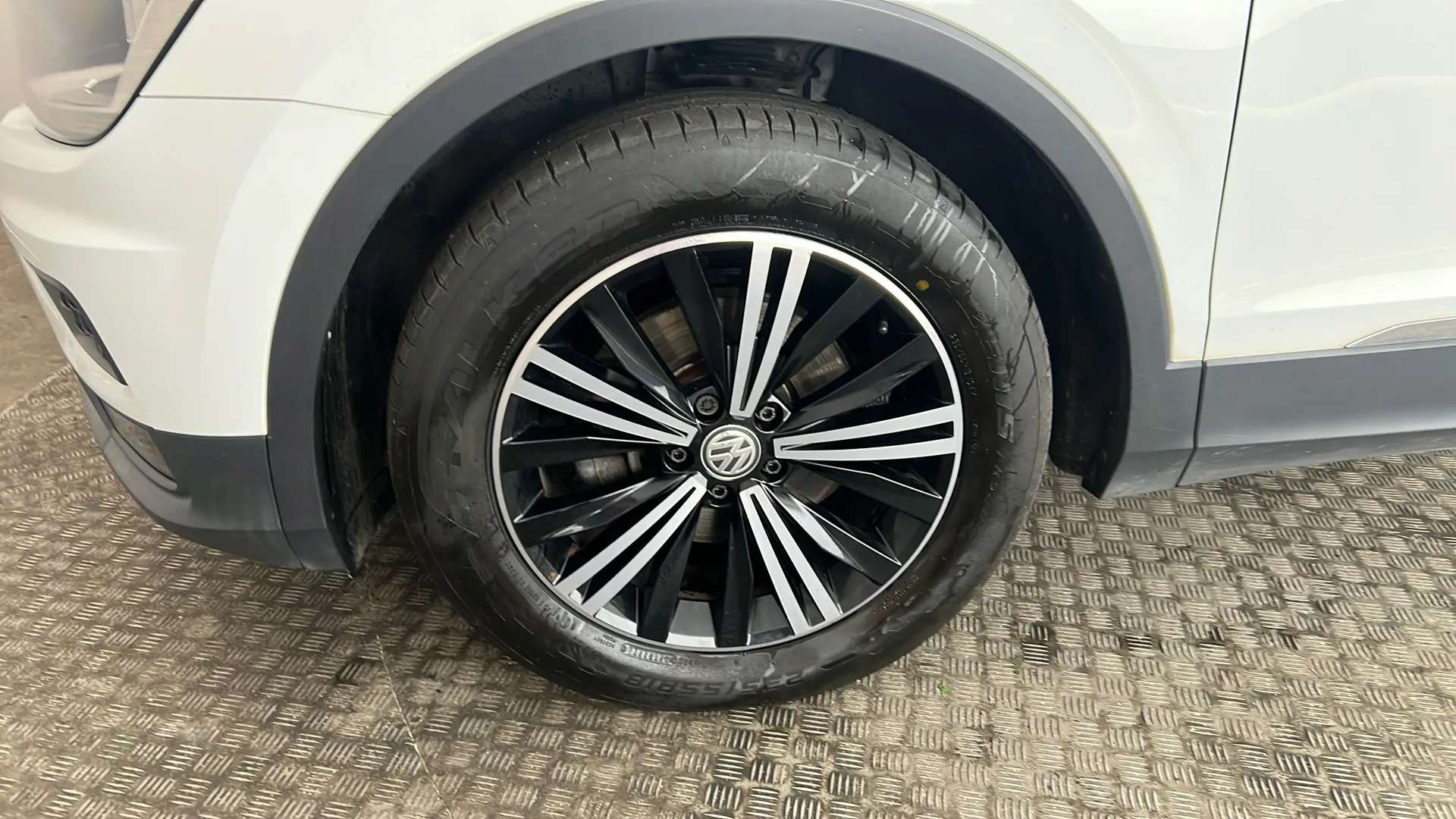 2017 VOLKSWAGEN TIGUAN 2017 VOLKSWAGEN TIGUAN