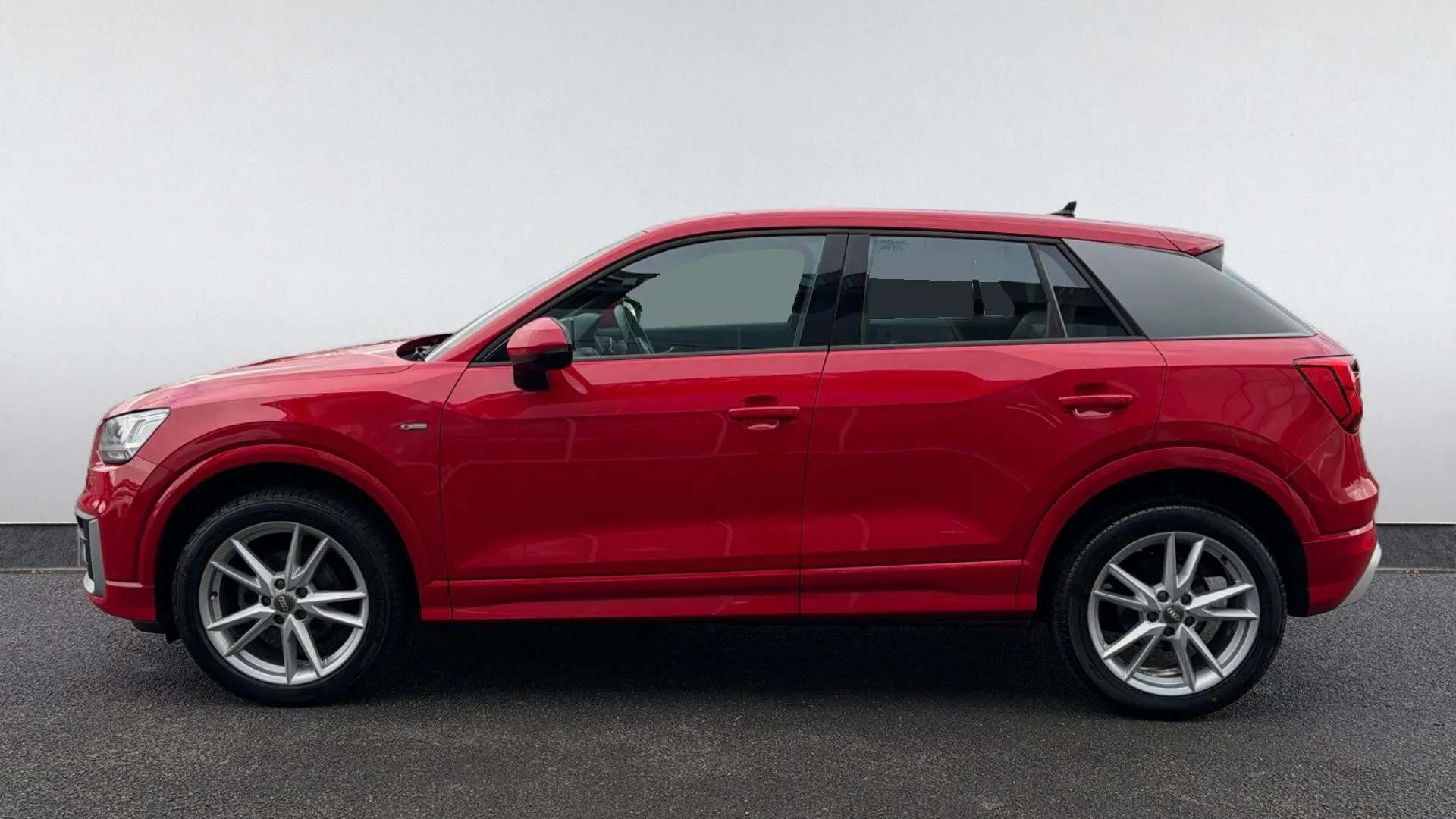 A 2019 AUDI Q2 30 TDI S Line A 2019 AUDI Q2 30 TDI S Line