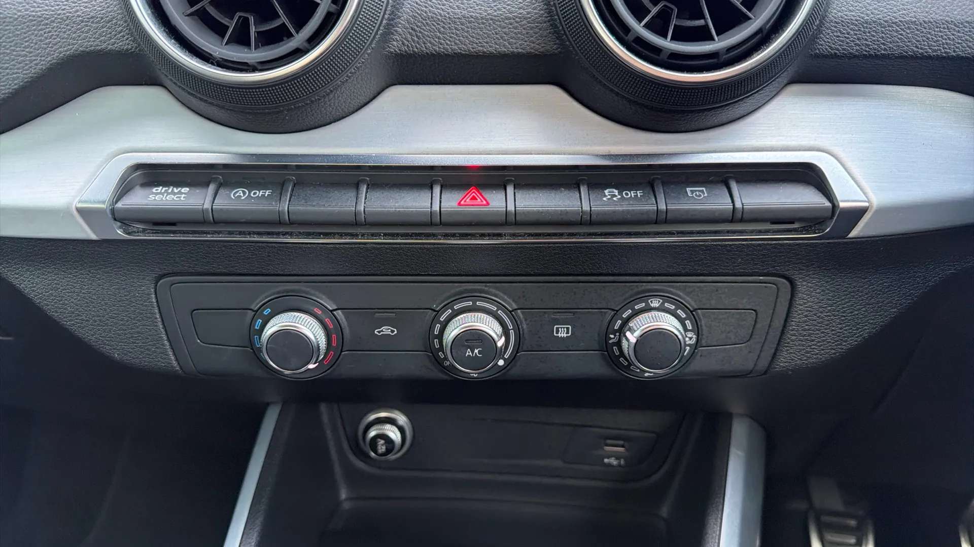 2019 AUDI Q2 2019 AUDI Q2