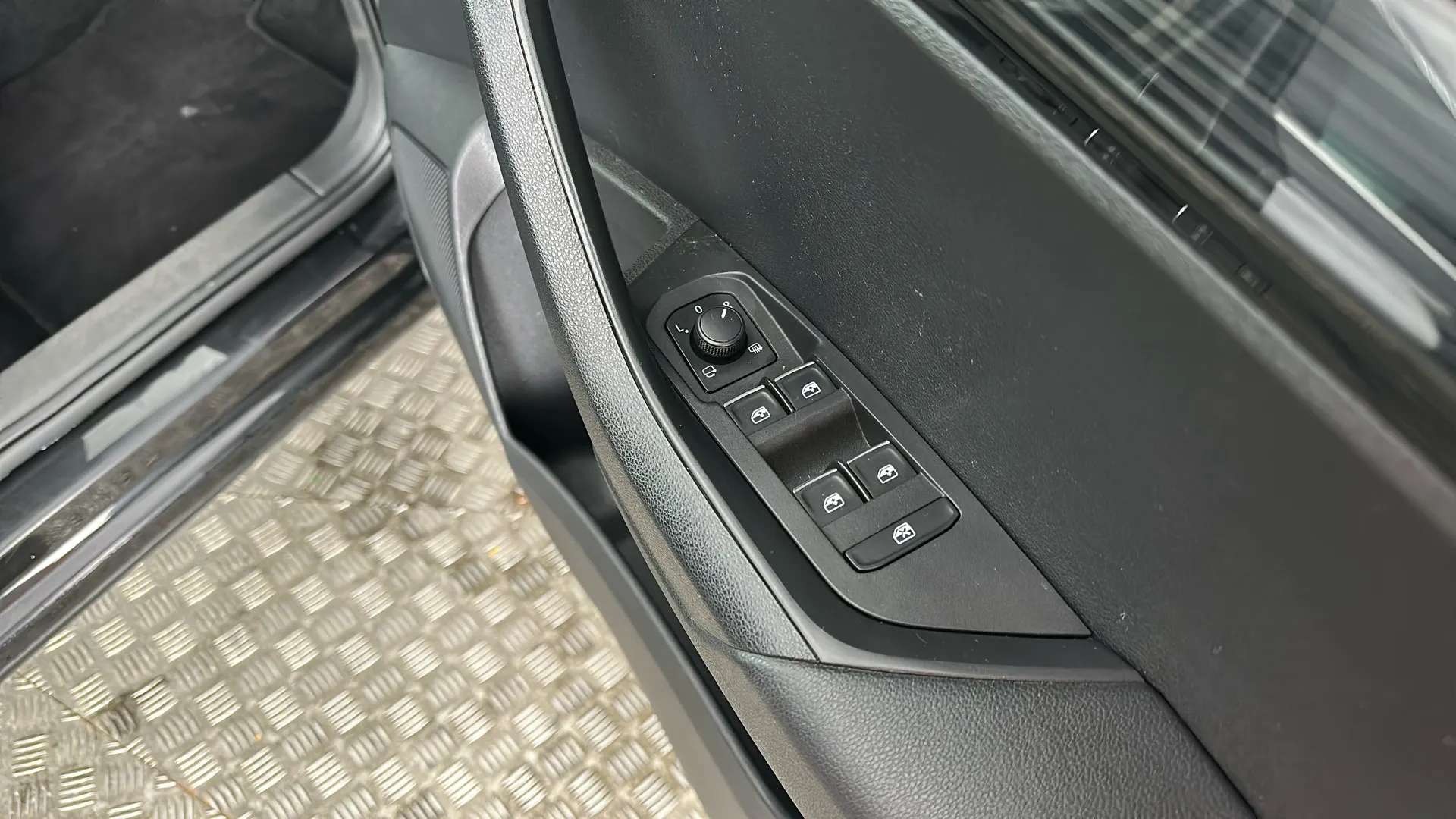 2018 SKODA KAROQ 2018 SKODA KAROQ