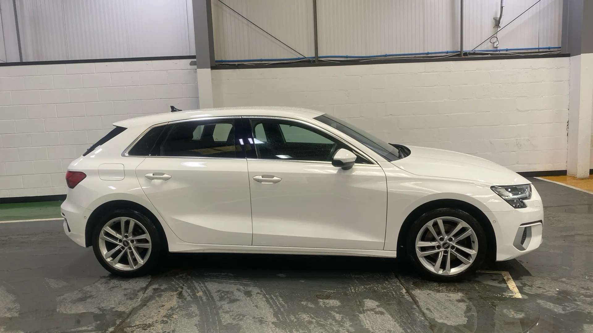 A 2021 AUDI A3 30 TFSI Sport A 2021 AUDI A3 30 TFSI Sport