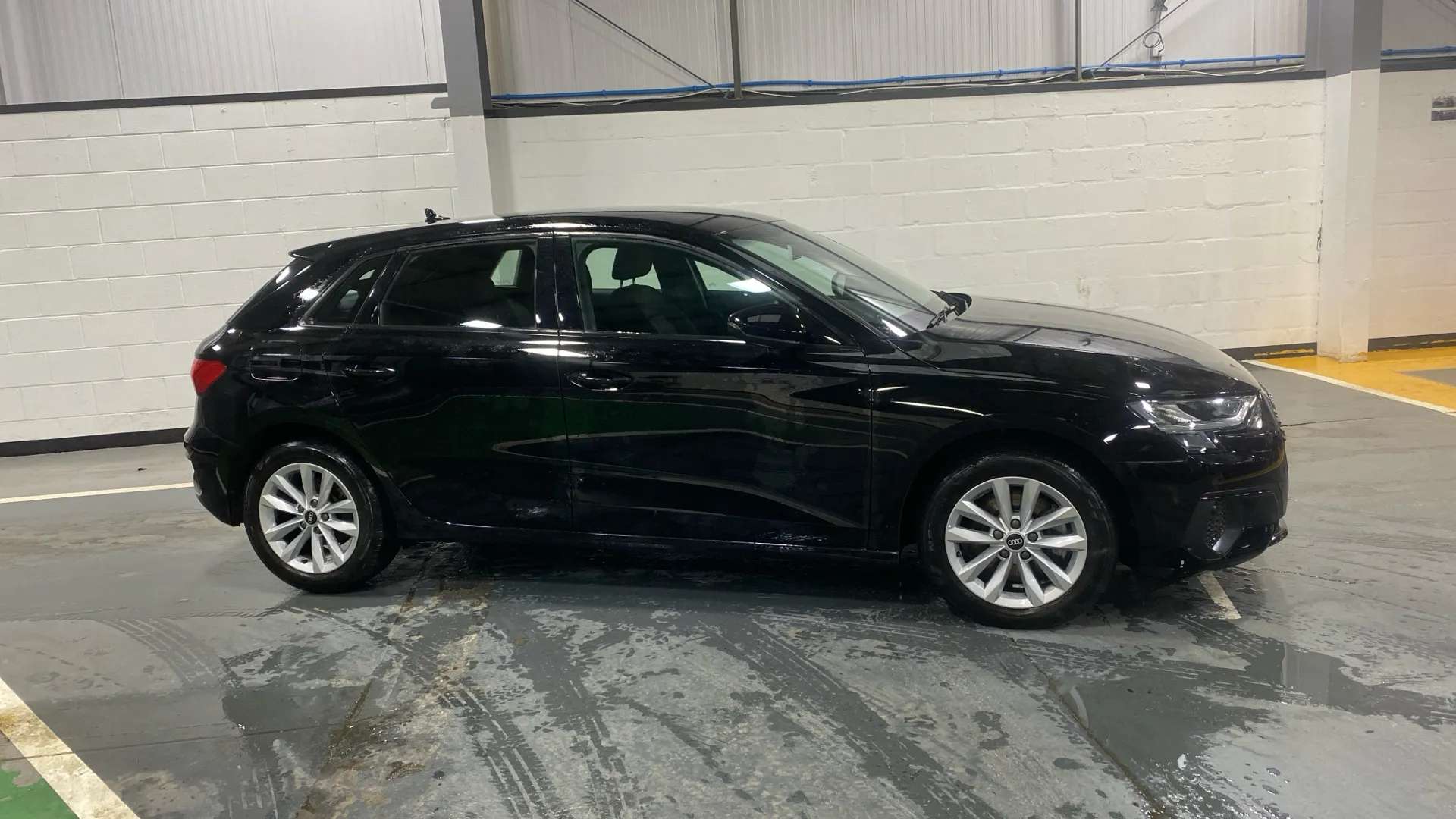 A 2021 AUDI A3 30 TFSI Technik A 2021 AUDI A3 30 TFSI Technik