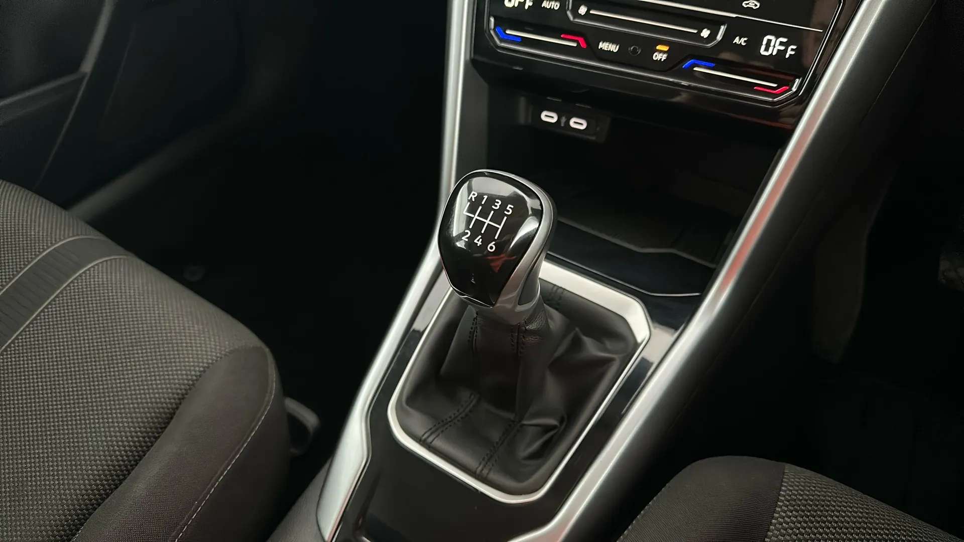 2024 VOLKSWAGEN T-ROC 2024 VOLKSWAGEN T-ROC