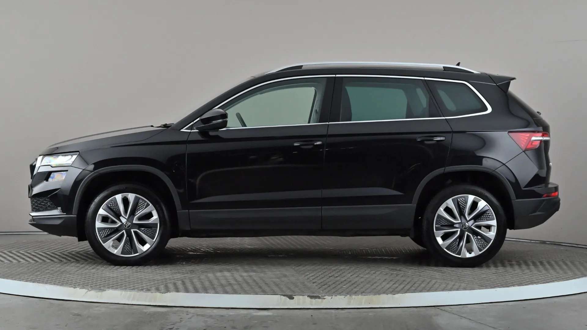A 2024 SKODA KAROQ 1.0 TSI 116 SE L A 2024 SKODA KAROQ 1.0 TSI 116 SE L