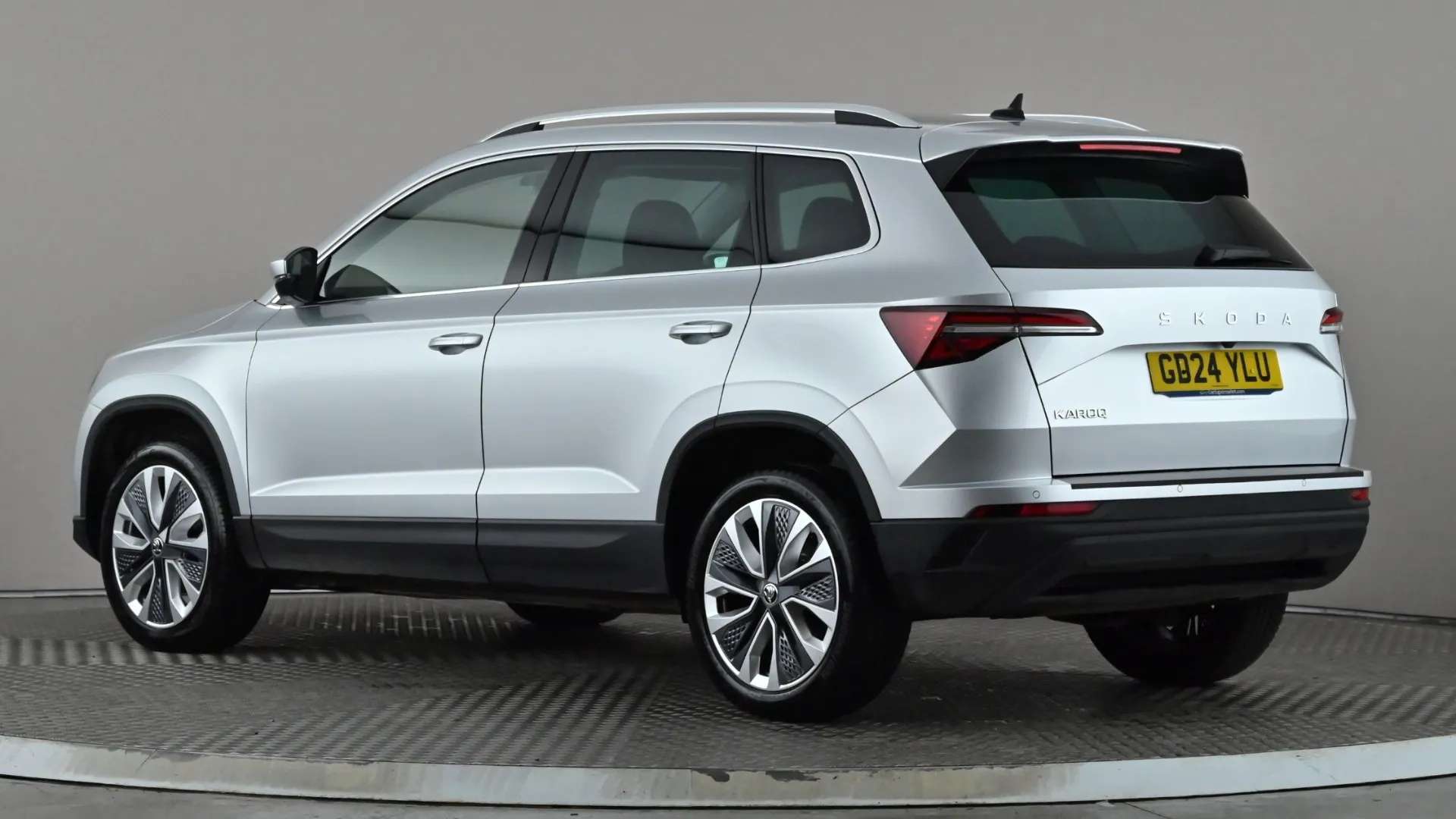 A 2024 SKODA KAROQ 1.0 TSI 116 SE L A 2024 SKODA KAROQ 1.0 TSI 116 SE L