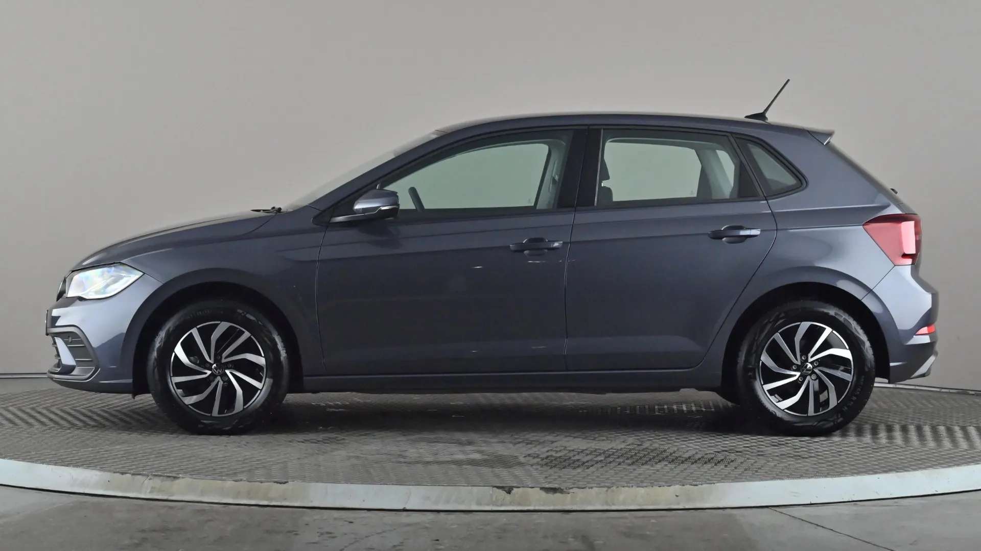 A 2023 VOLKSWAGEN POLO 1.0 TSI Life DSG A 2023 VOLKSWAGEN POLO 1.0 TSI Life DSG