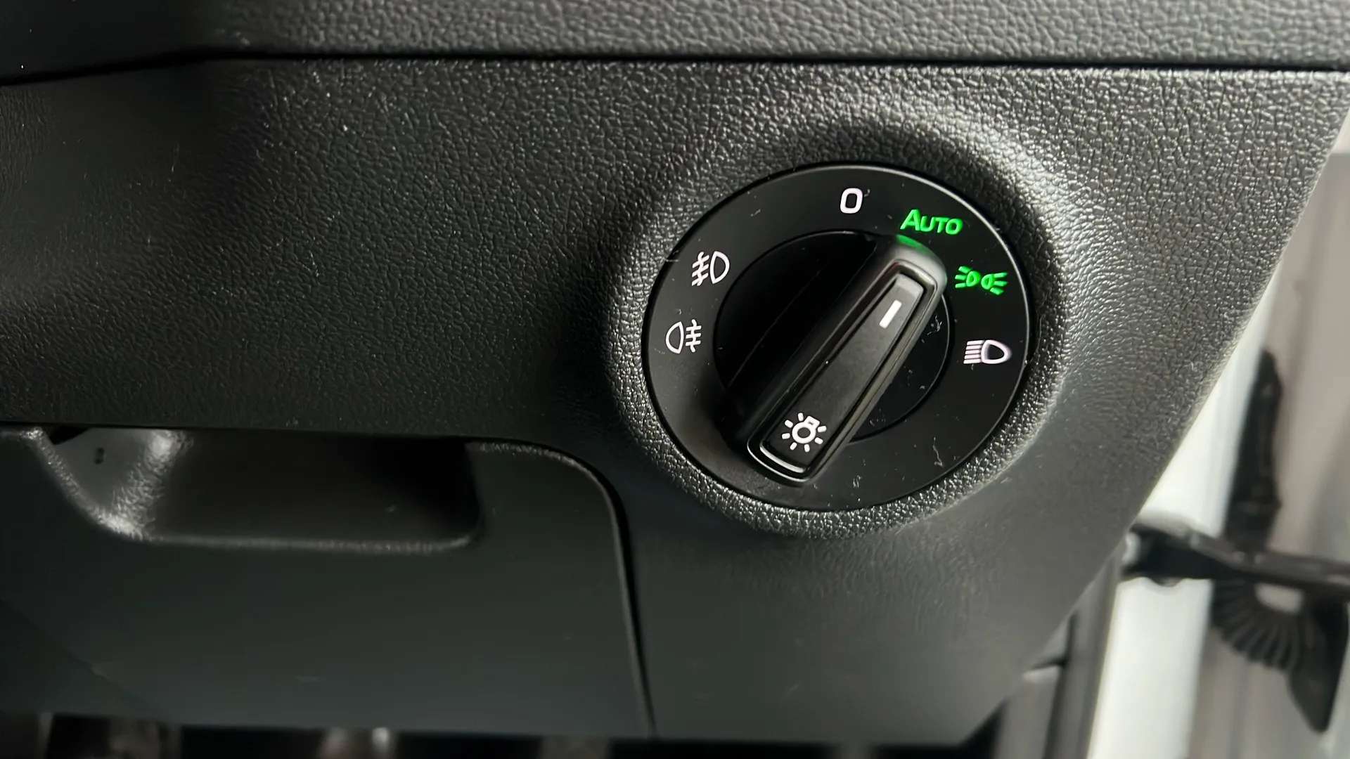 2023 SKODA KAROQ 2023 SKODA KAROQ