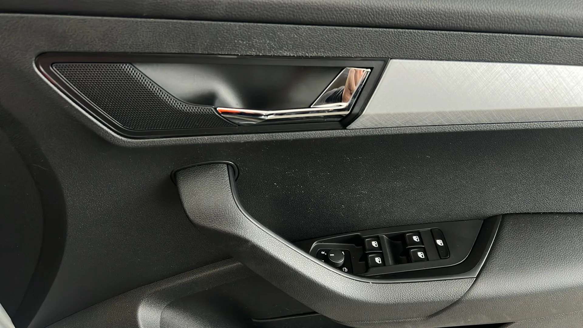 2023 SKODA KAROQ 2023 SKODA KAROQ