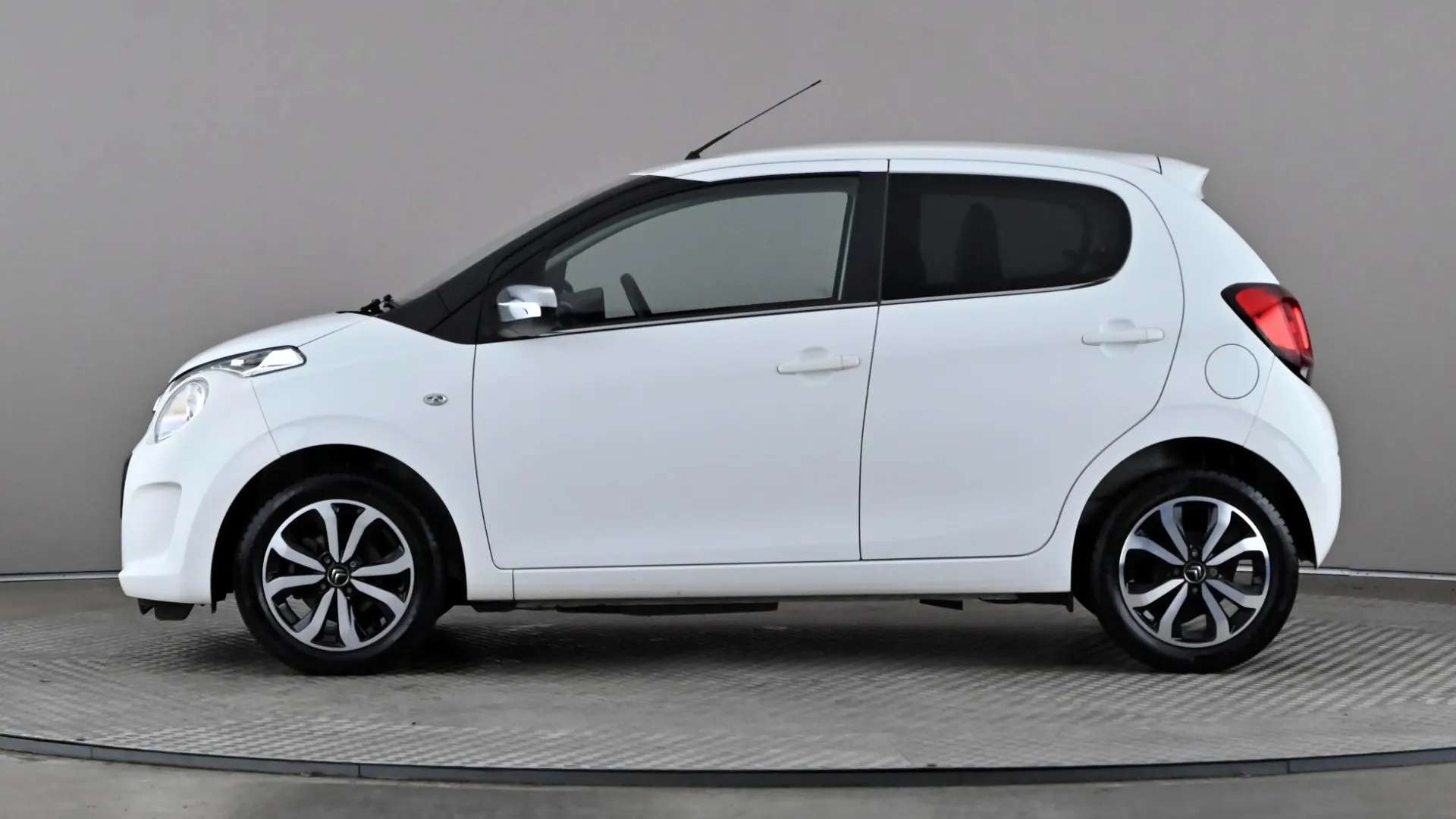 A 2021 CITROEN C1 1.0 VTi 72 Shine A 2021 CITROEN C1 1.0 VTi 72 Shine