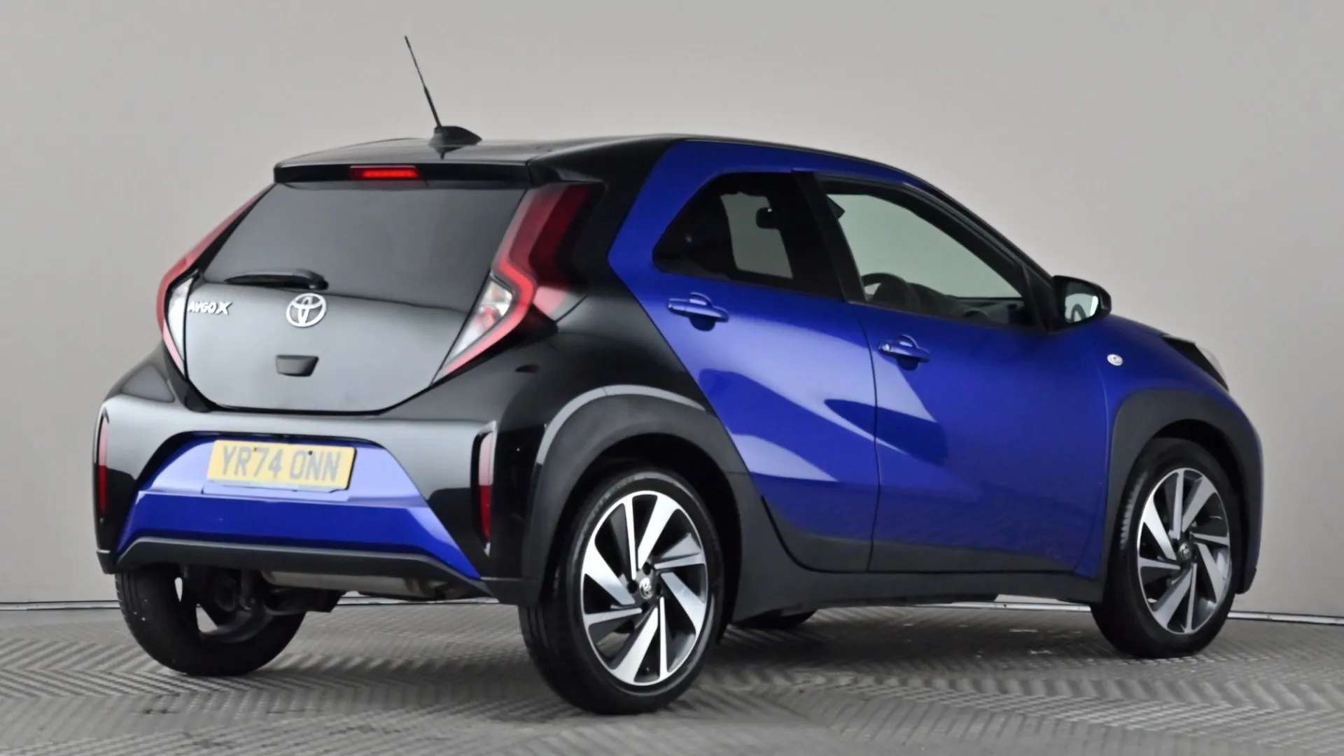 2024 TOYOTA AYGO X 2024 TOYOTA AYGO X