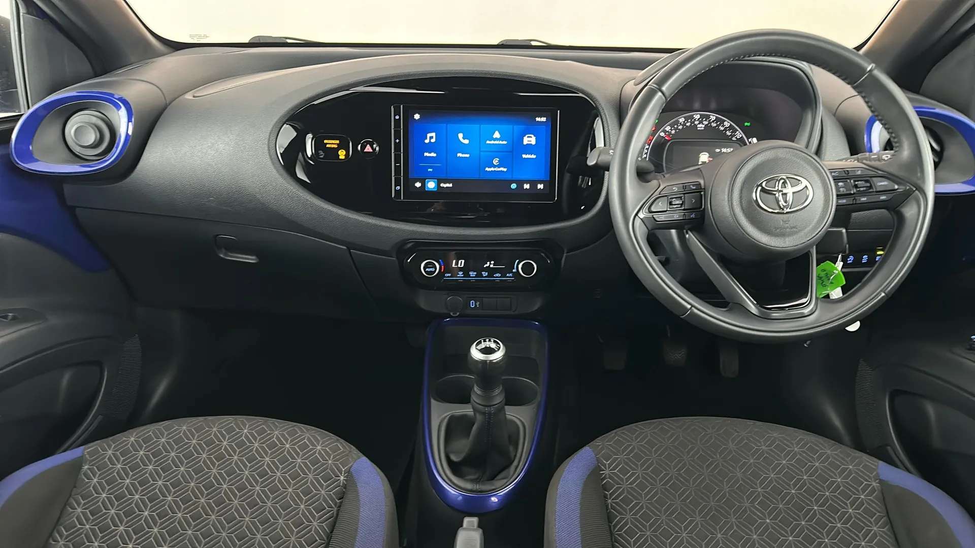 2024 TOYOTA AYGO X 2024 TOYOTA AYGO X