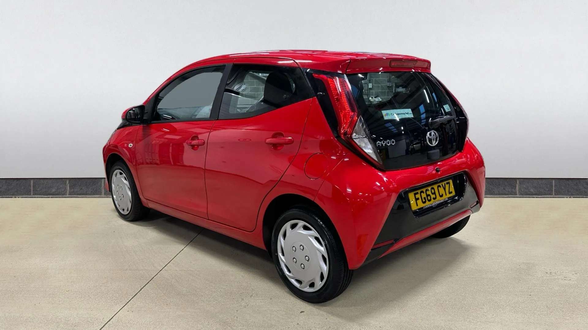 A 2019 TOYOTA AYGO 1.0 VVT-i X-Play A 2019 TOYOTA AYGO 1.0 VVT-i X-Play