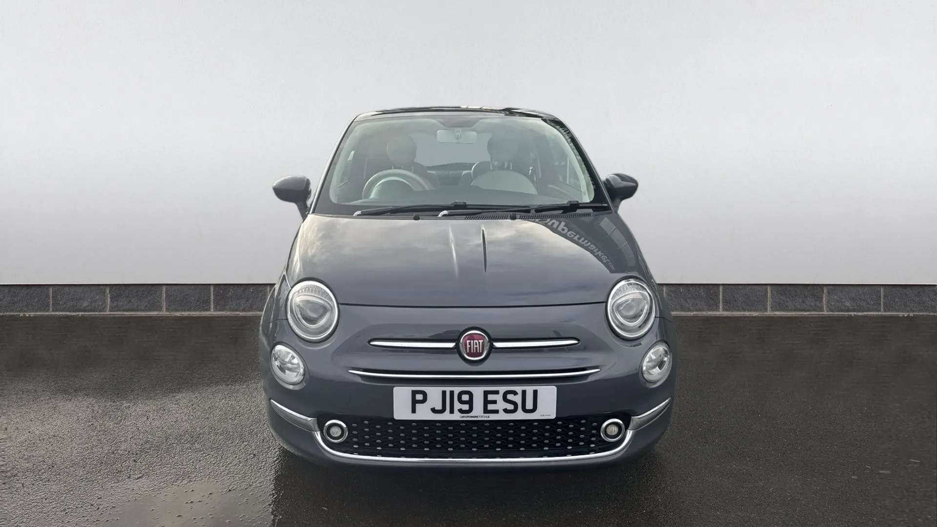 A 2019 FIAT 500 1.2 Lounge A 2019 FIAT 500 1.2 Lounge