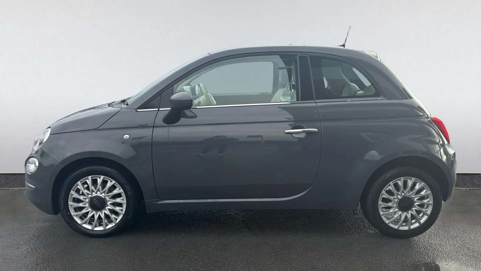 A 2019 FIAT 500 1.2 Lounge A 2019 FIAT 500 1.2 Lounge