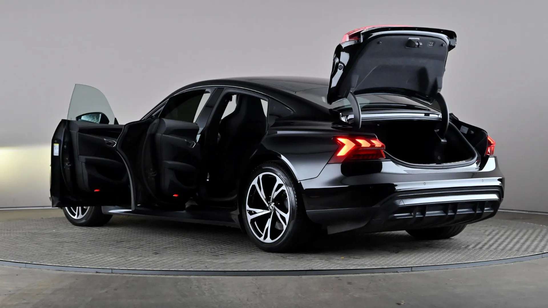 2023 AUDI E-TRON GT 2023 AUDI E-TRON GT