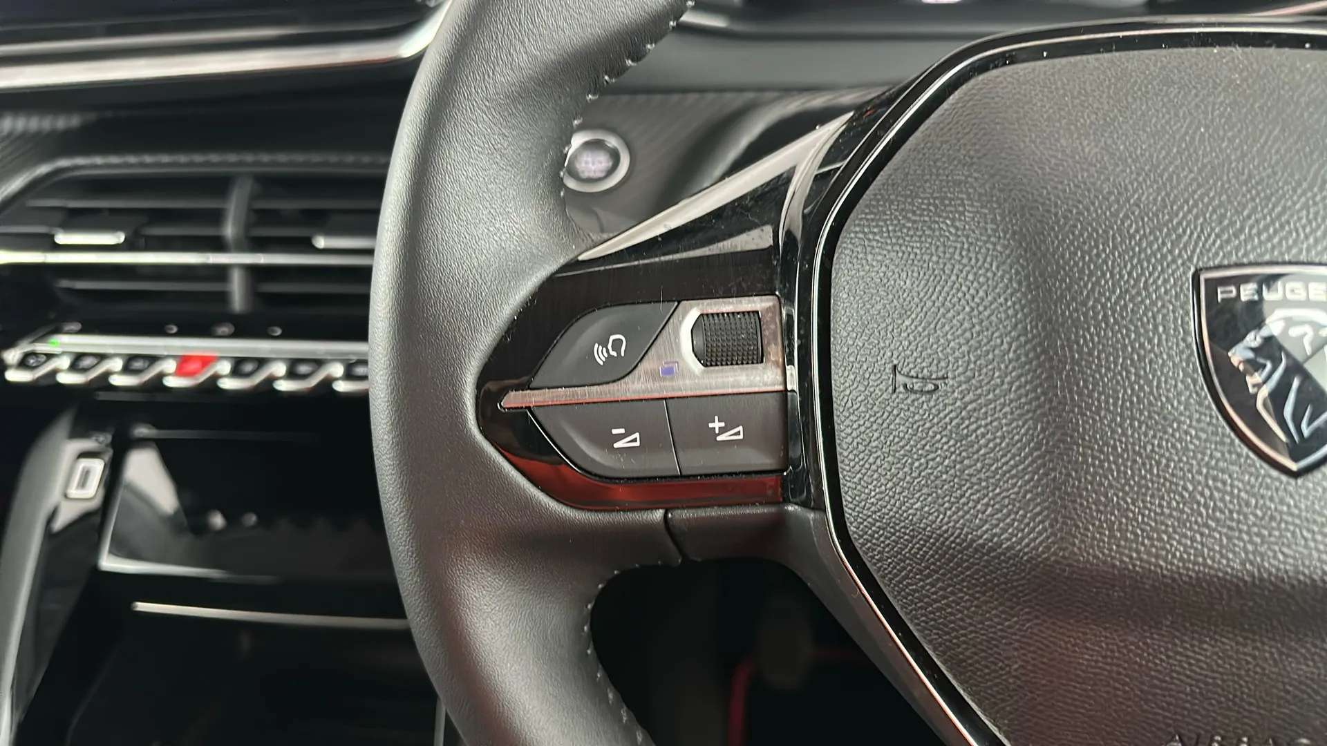 2024 PEUGEOT 208 2024 PEUGEOT 208