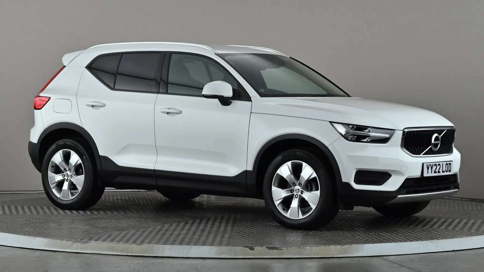 2022 VOLVO XC40 2022 VOLVO XC40