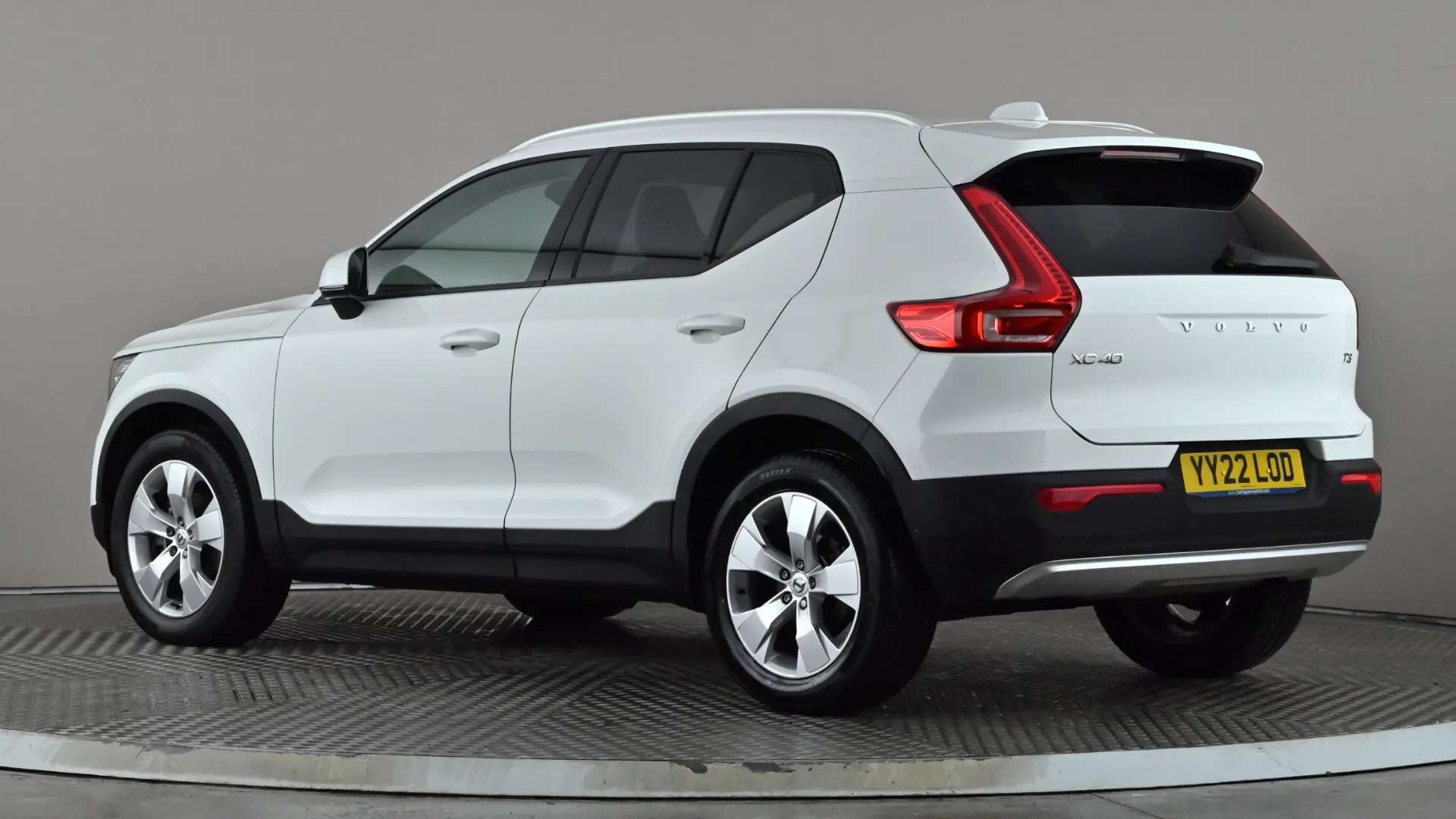 2022 VOLVO XC40 2022 VOLVO XC40