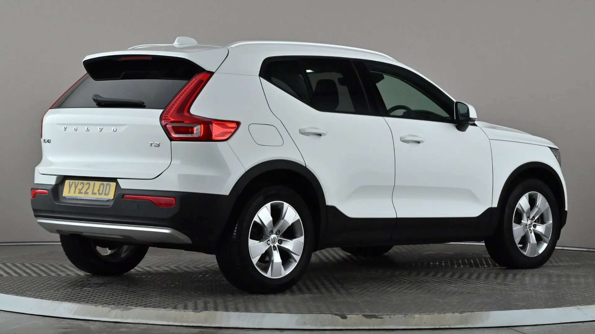 2022 VOLVO XC40 2022 VOLVO XC40