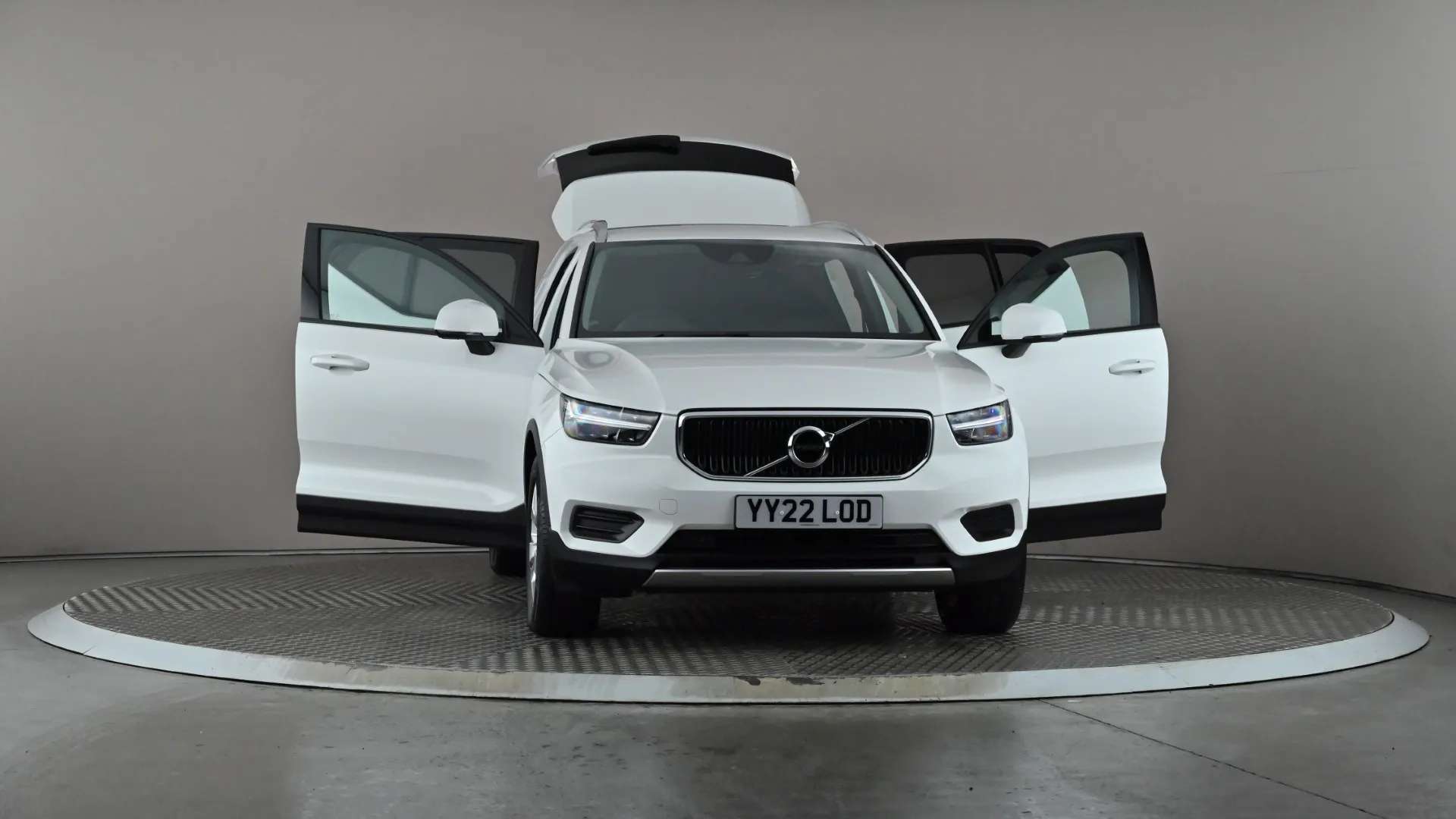 2022 VOLVO XC40 2022 VOLVO XC40