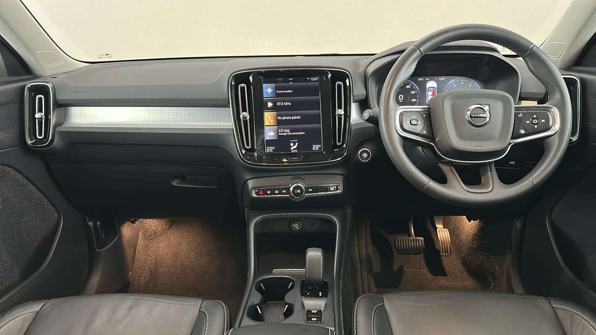 2022 VOLVO XC40 2022 VOLVO XC40