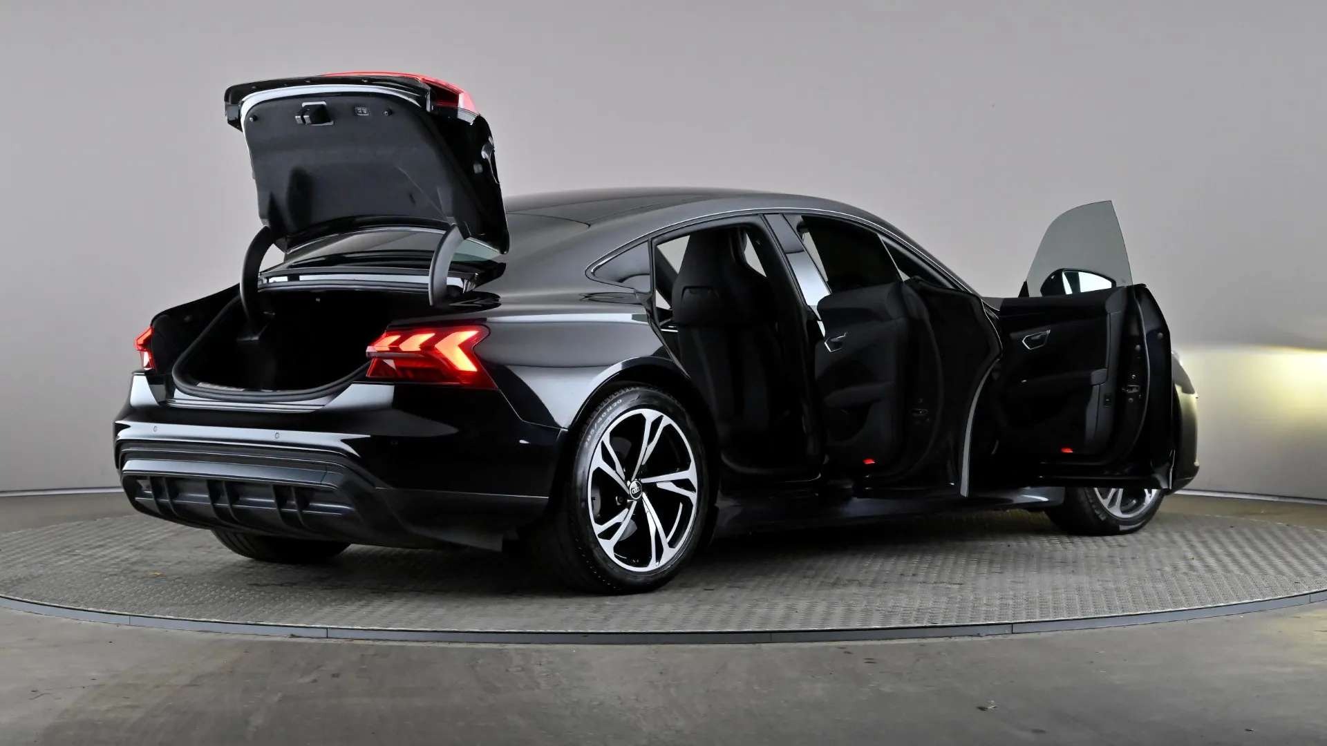 2023 AUDI E-TRON GT 2023 AUDI E-TRON GT