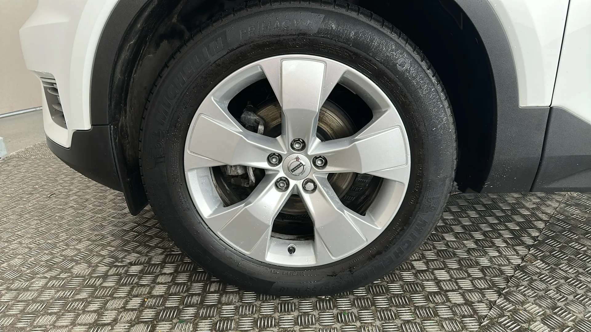 2022 VOLVO XC40 2022 VOLVO XC40