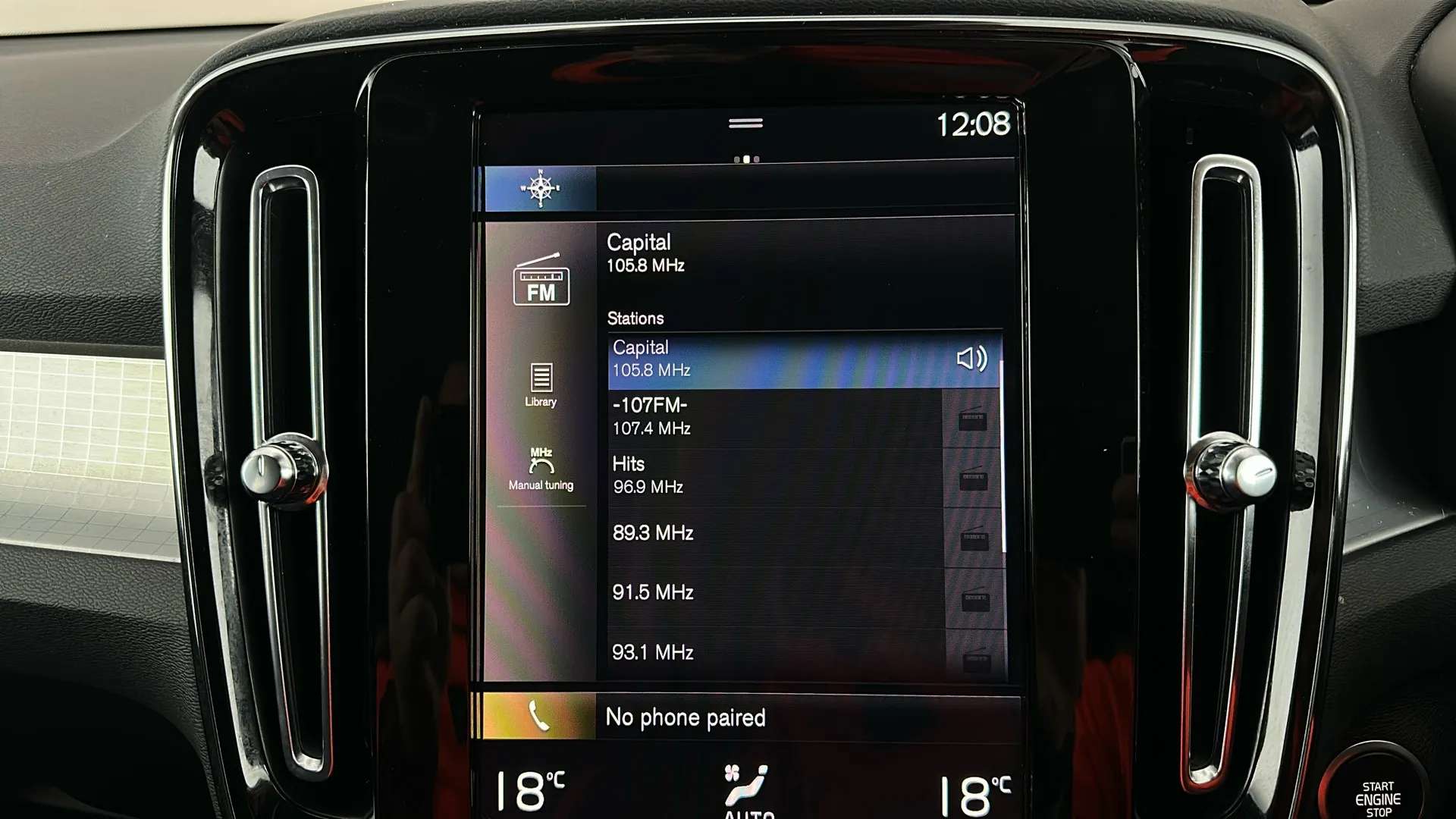 2022 VOLVO XC40 2022 VOLVO XC40