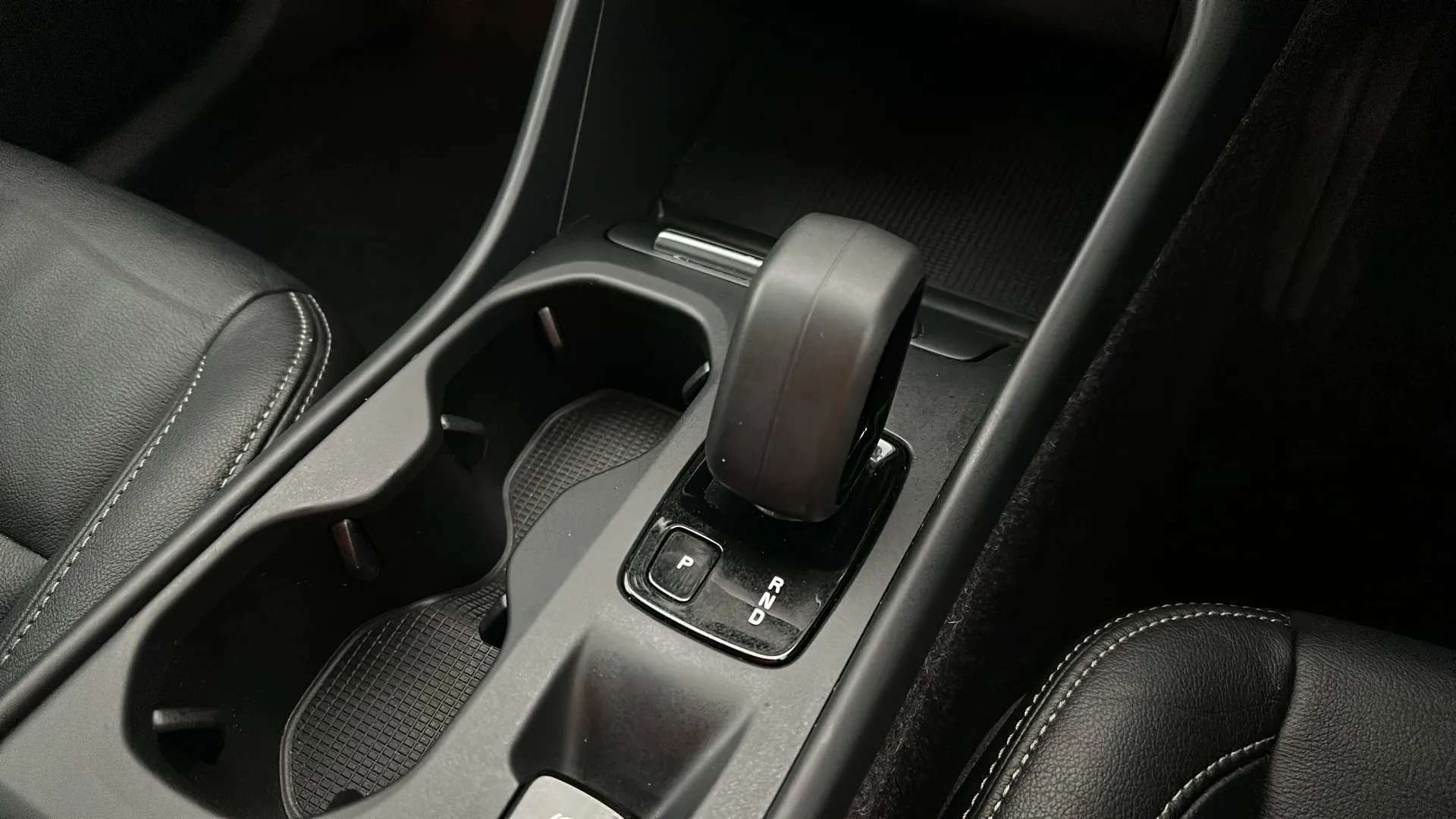 2022 VOLVO XC40 2022 VOLVO XC40