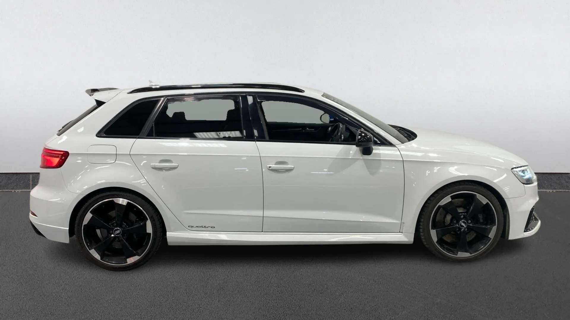 A 2018 AUDI RS3 2.5 TFSI RS 3 Quattro S Tronic A 2018 AUDI RS3 2.5 TFSI RS 3 Quattro S Tronic