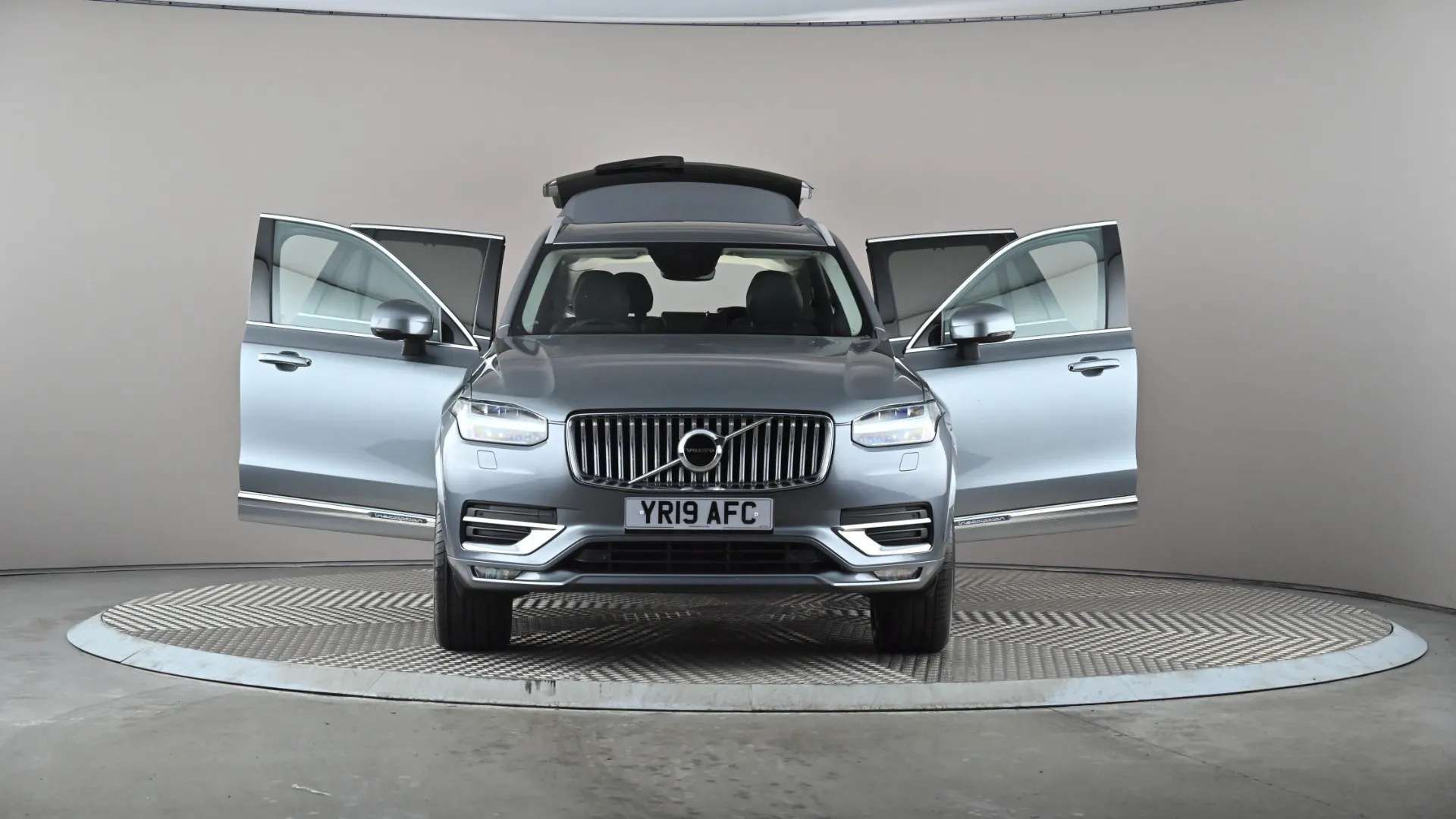 2019 VOLVO XC90 2019 VOLVO XC90
