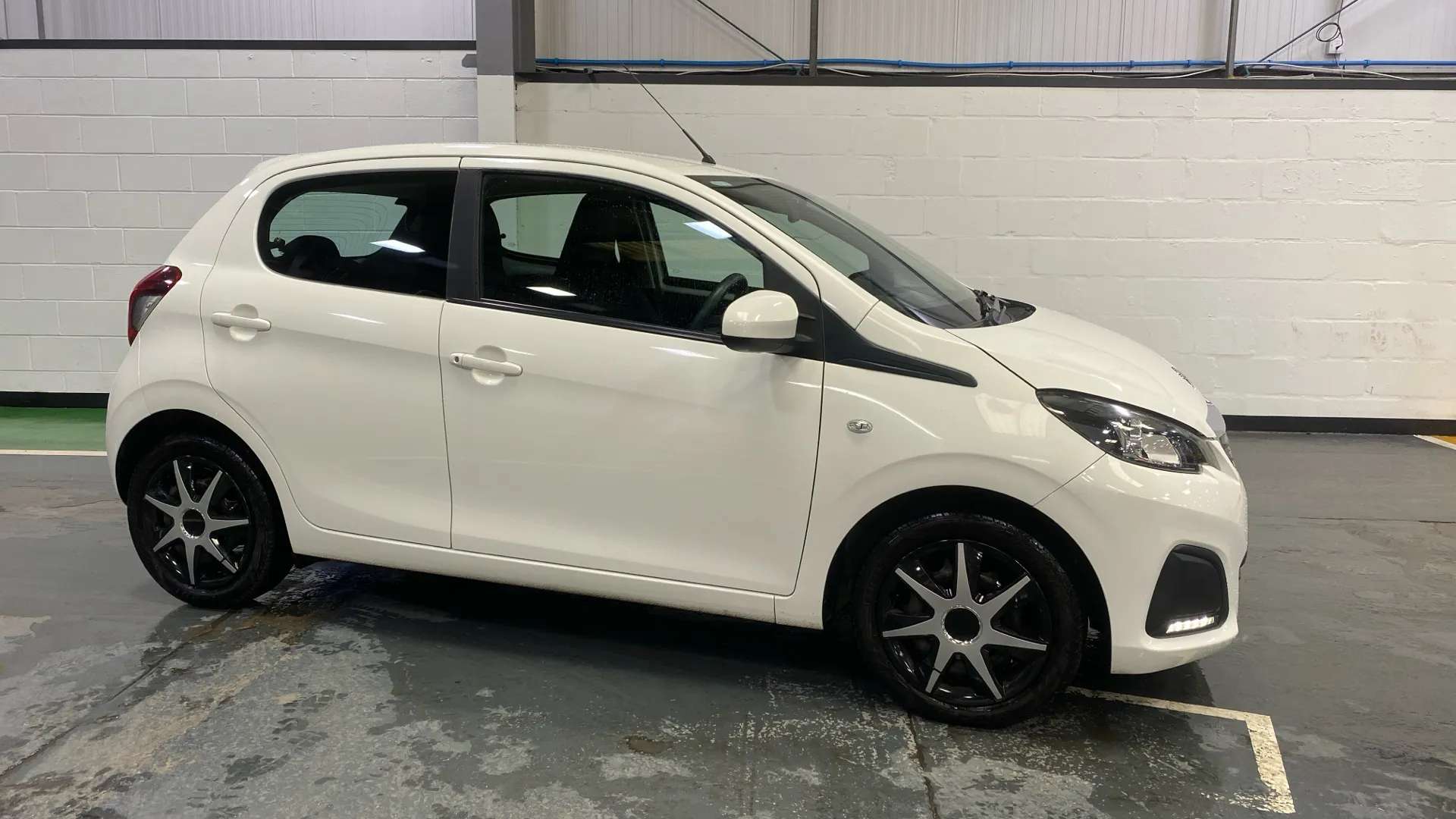 A 2016 PEUGEOT 108 1.0 Active A 2016 PEUGEOT 108 1.0 Active