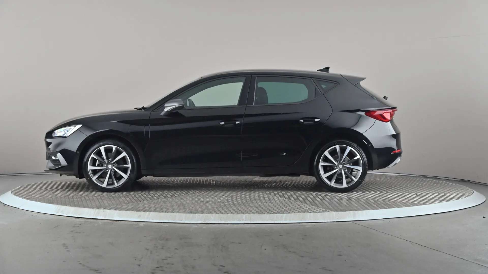 A 2021 SEAT LEON 1.4 eHybrid FR Sport DSG A 2021 SEAT LEON 1.4 eHybrid FR Sport DSG