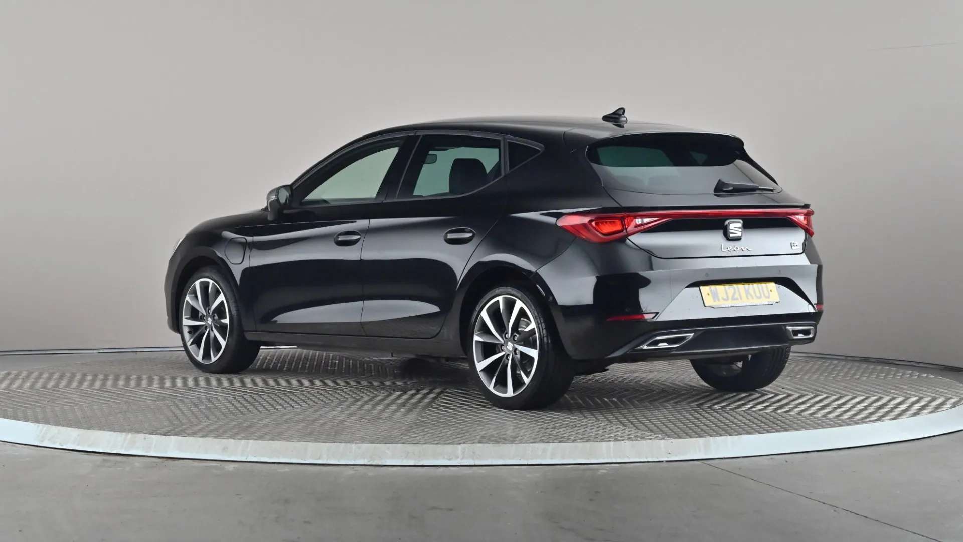 A 2021 SEAT LEON 1.4 eHybrid FR Sport DSG A 2021 SEAT LEON 1.4 eHybrid FR Sport DSG