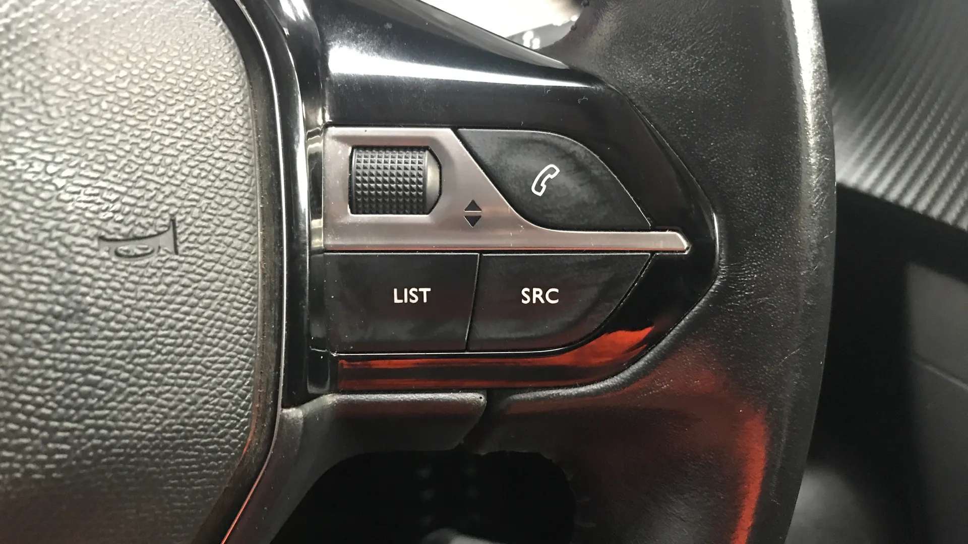 2021 PEUGEOT 2008 2021 PEUGEOT 2008