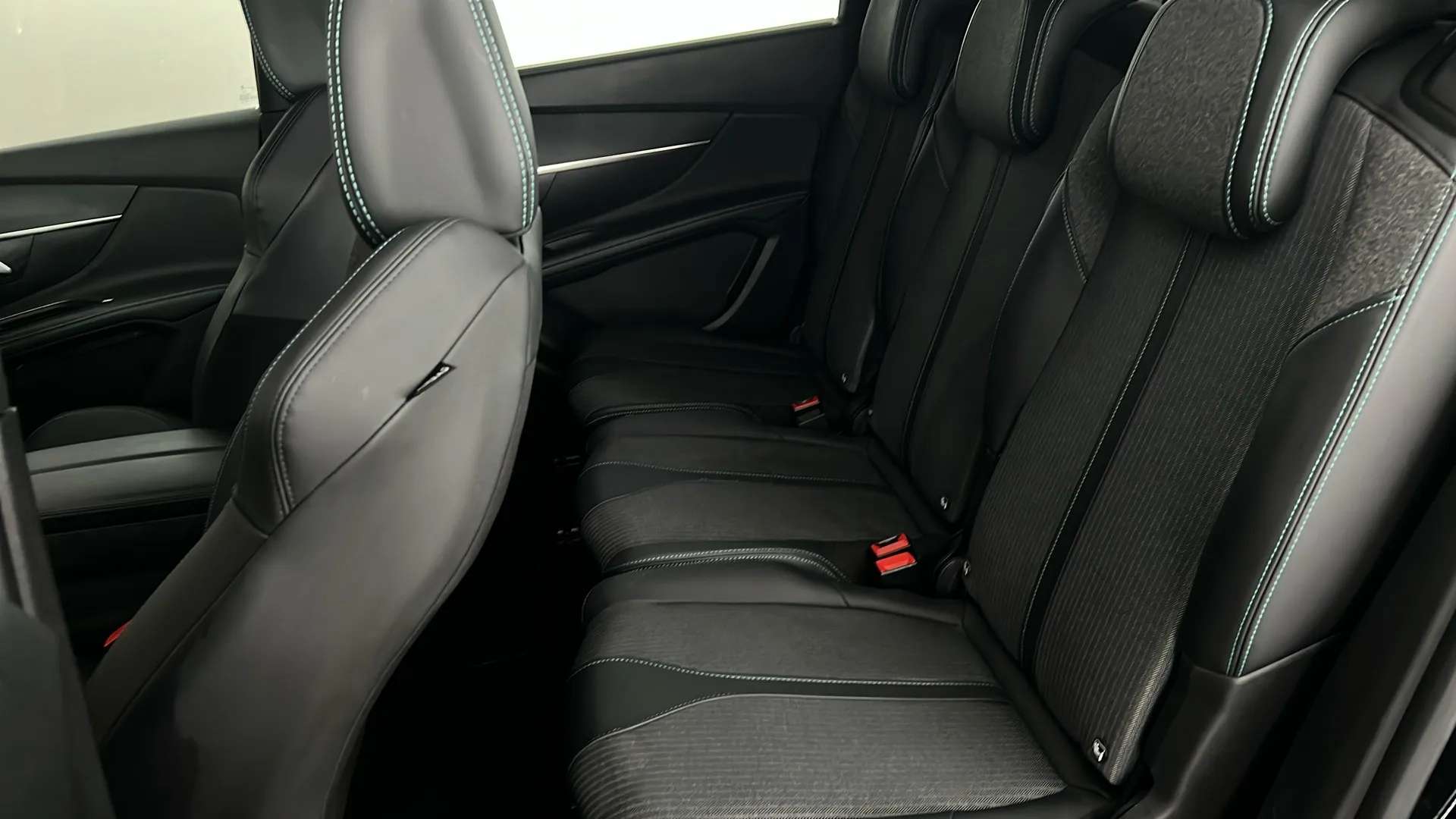 2023 PEUGEOT 5008 2023 PEUGEOT 5008